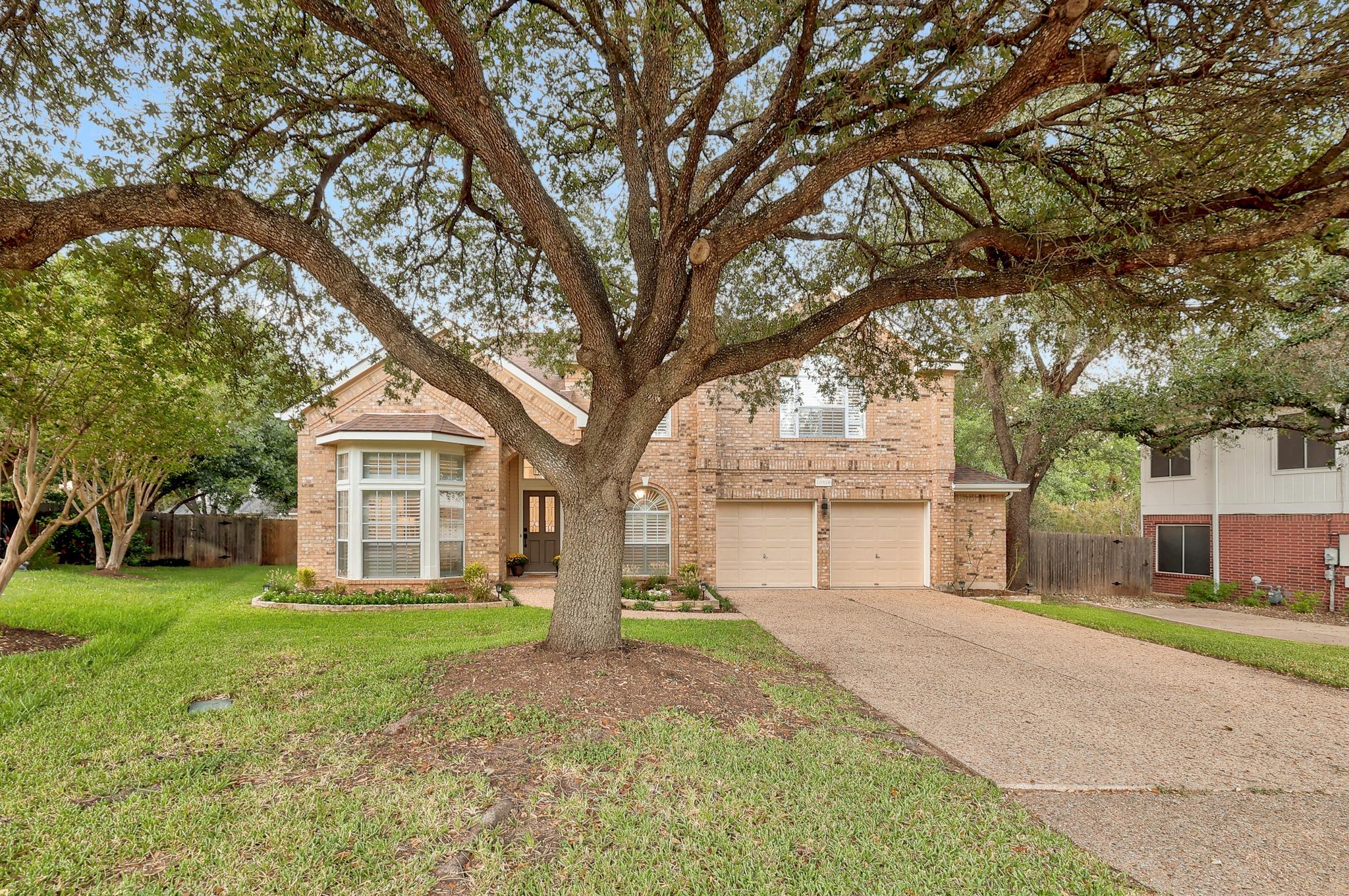 10810 Pinkney Ln Property Photo 1