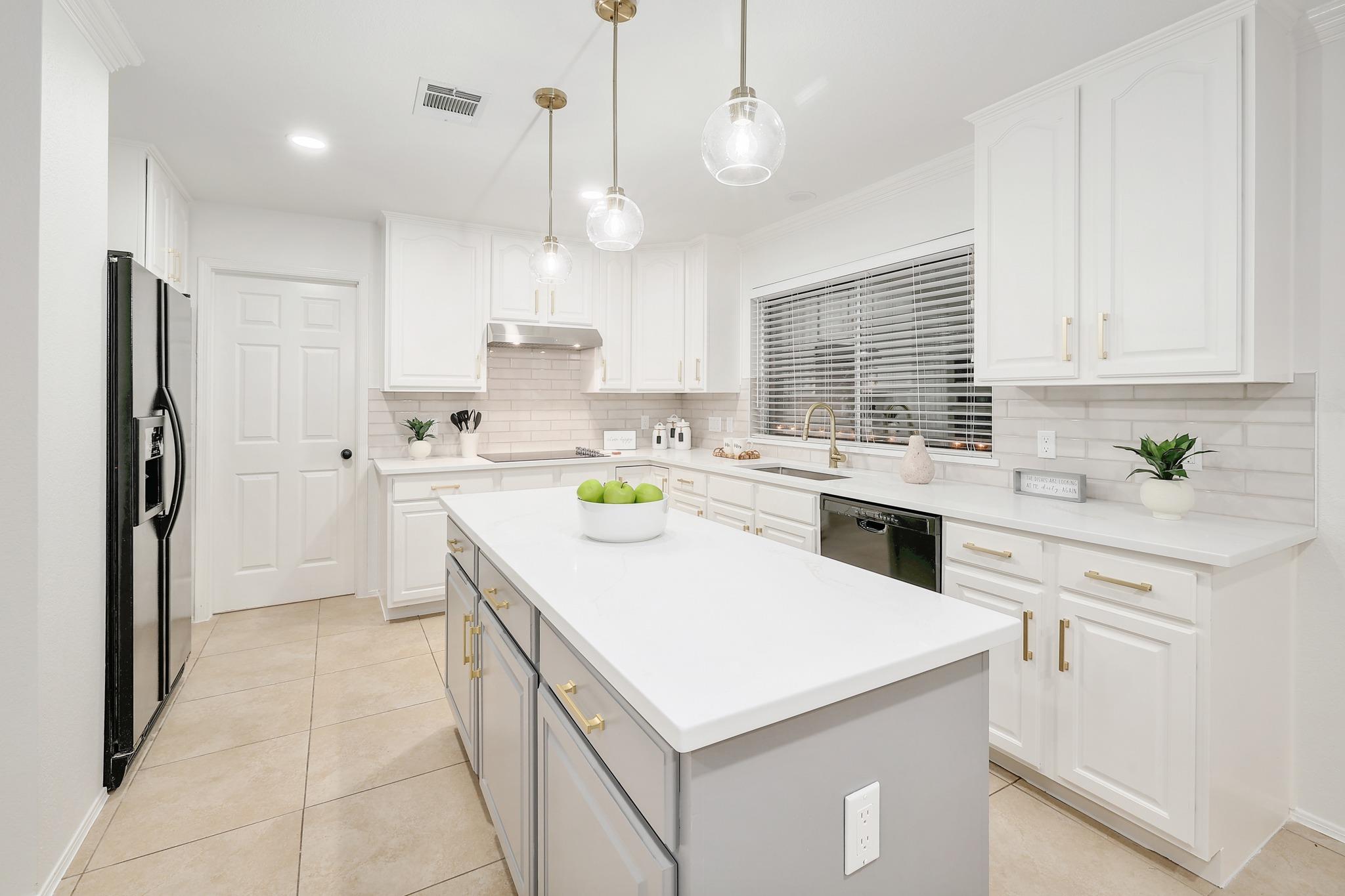 10810 Pinkney Ln Property Photo 10