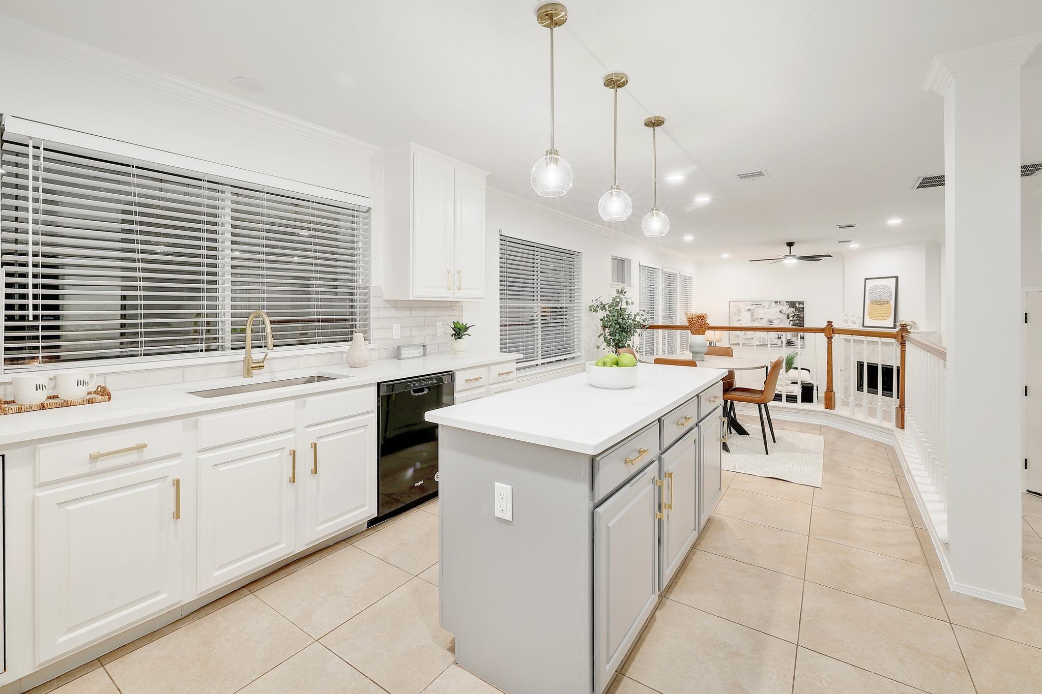 10810 Pinkney Ln Property Photo 11