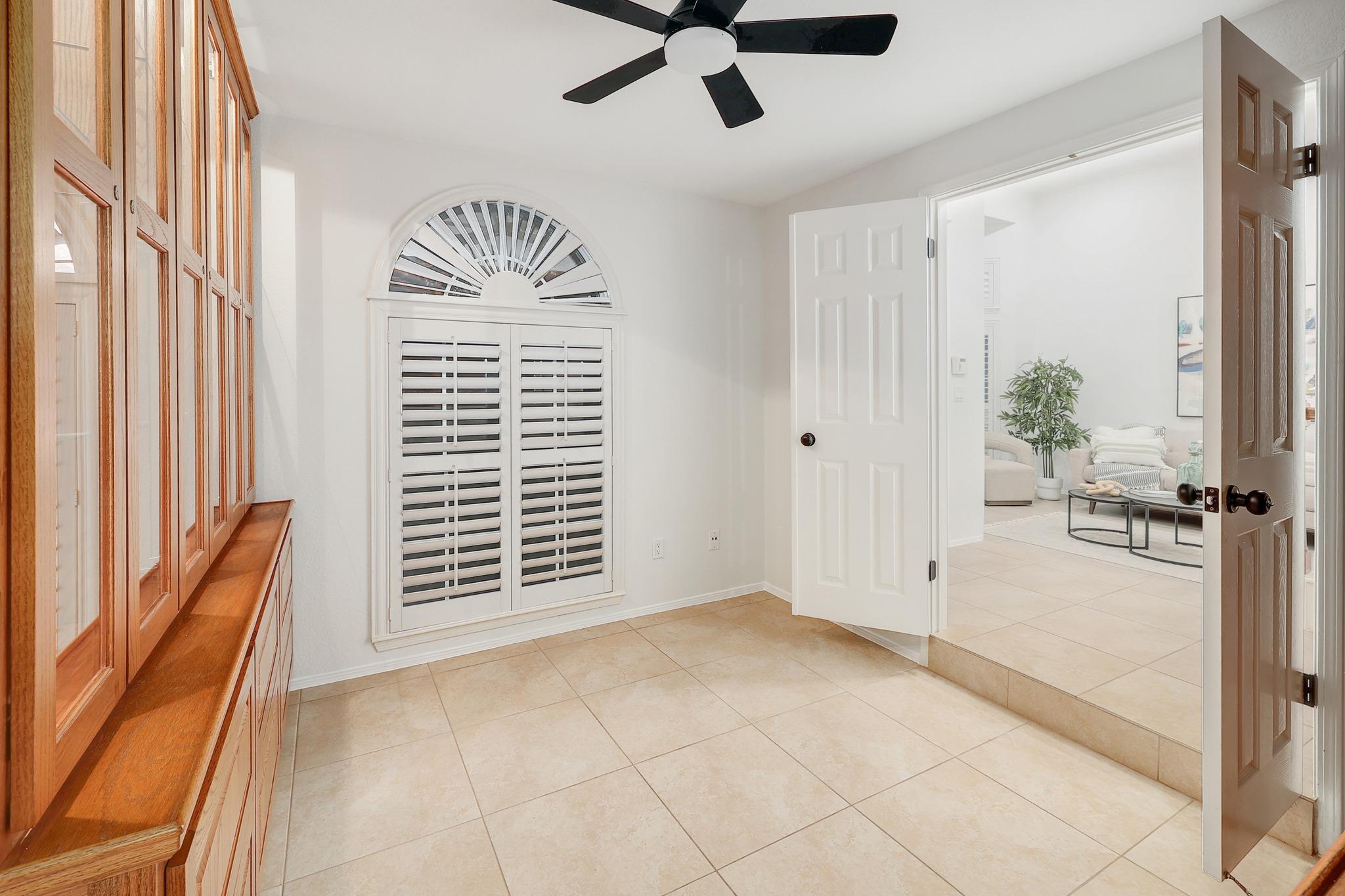 10810 Pinkney Ln Property Photo 23
