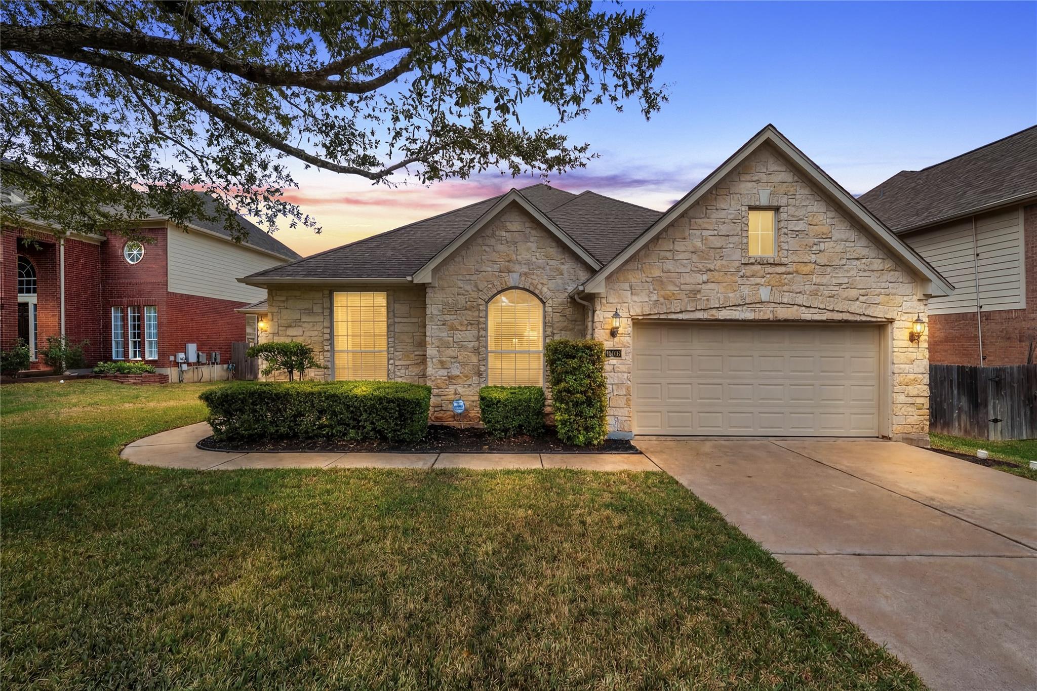 15016 Thatcher Dr Property Photo 1