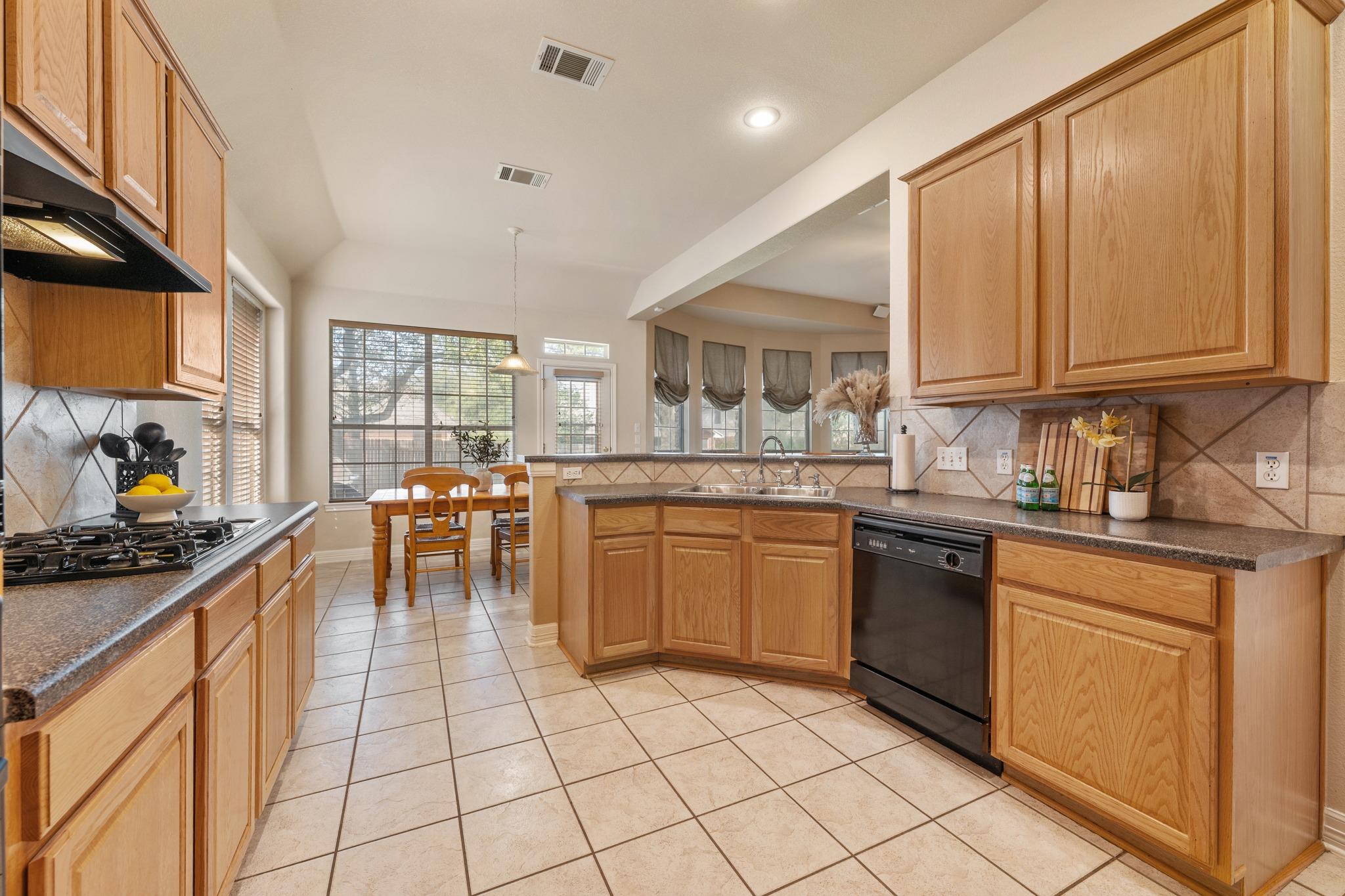 15016 Thatcher Dr Property Photo 10