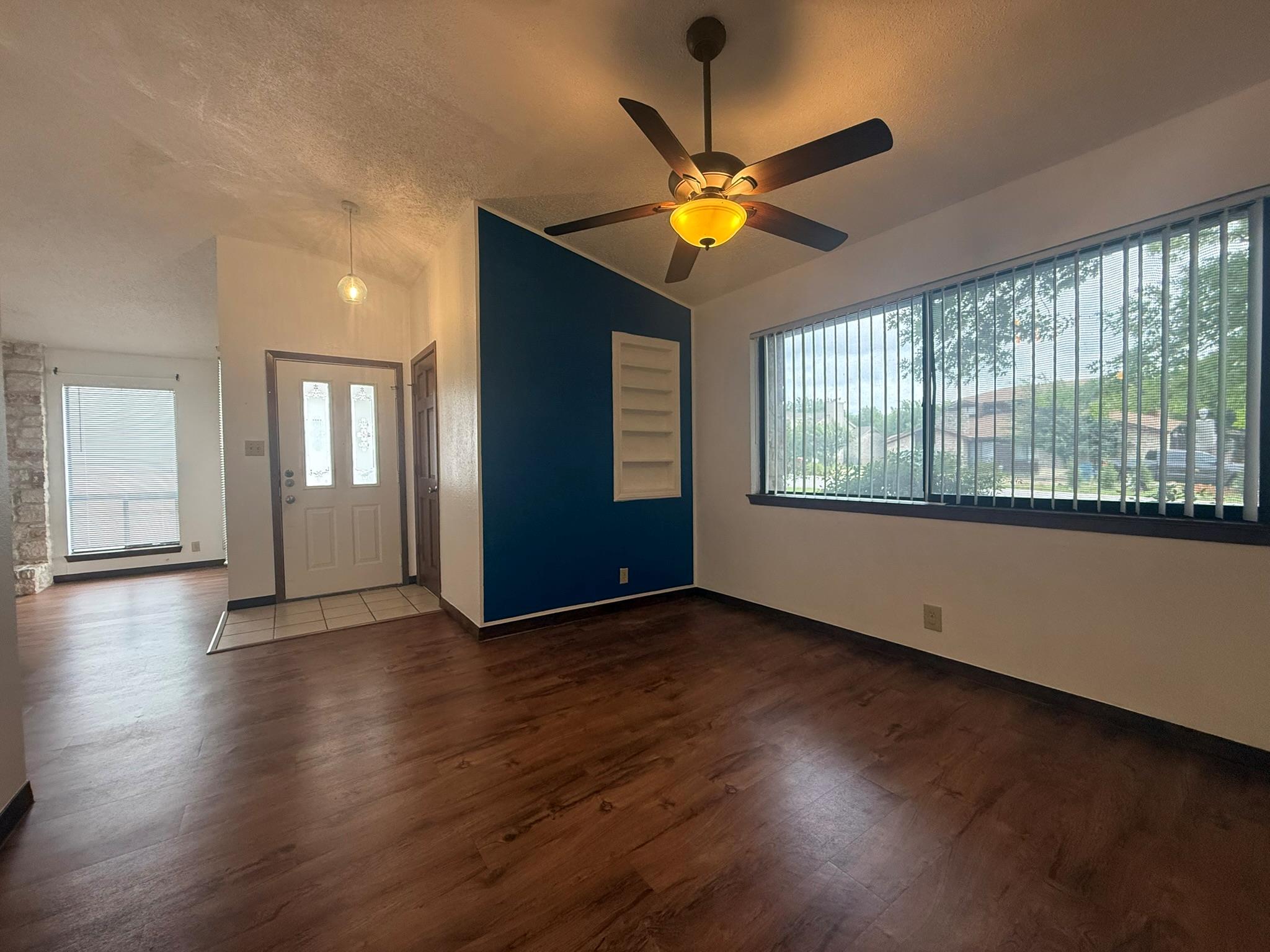 295 Mooring Cir #b Property Photo 4
