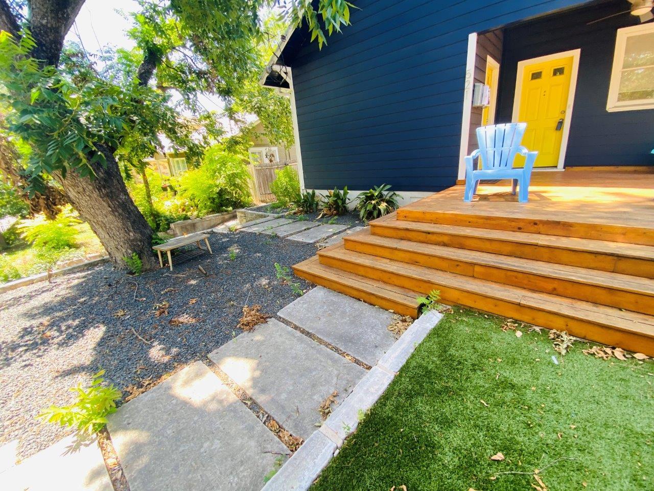 521 E Live Oak St #a Property Photo 3