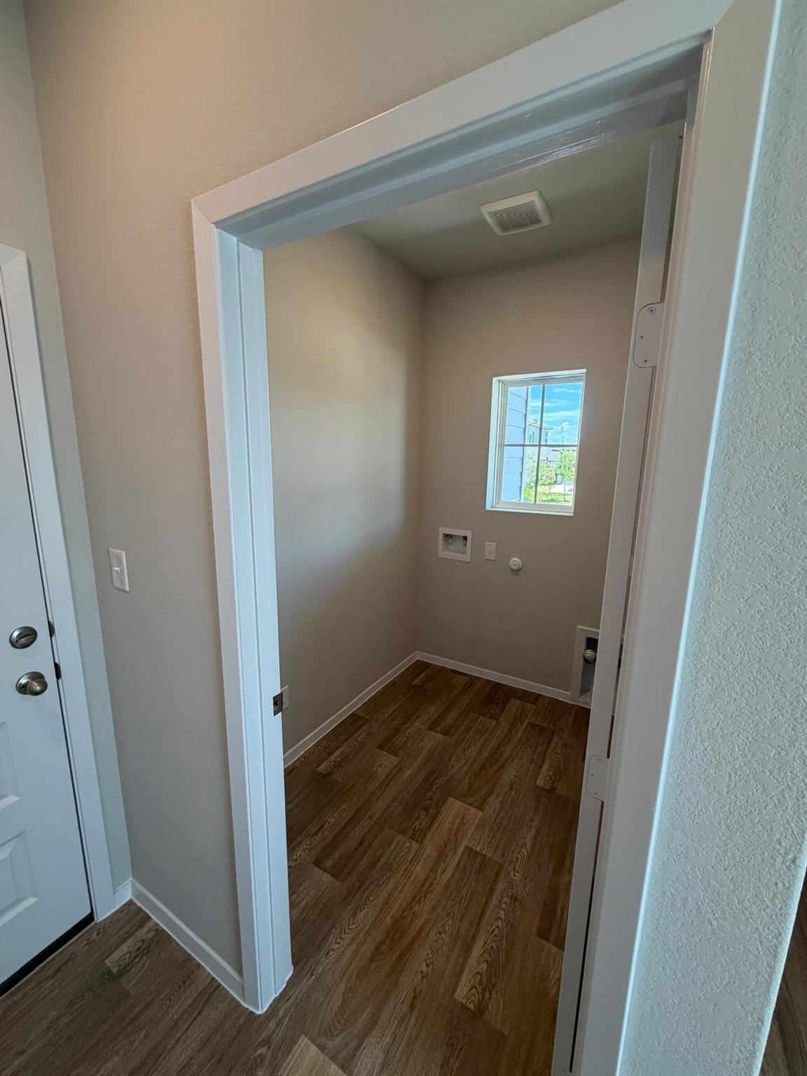 2612 Towy Rd Property Photo 8