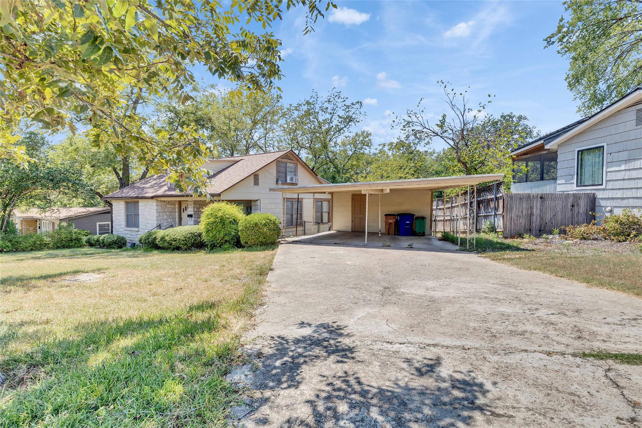 3810 Brookview Rd Property Photo 3