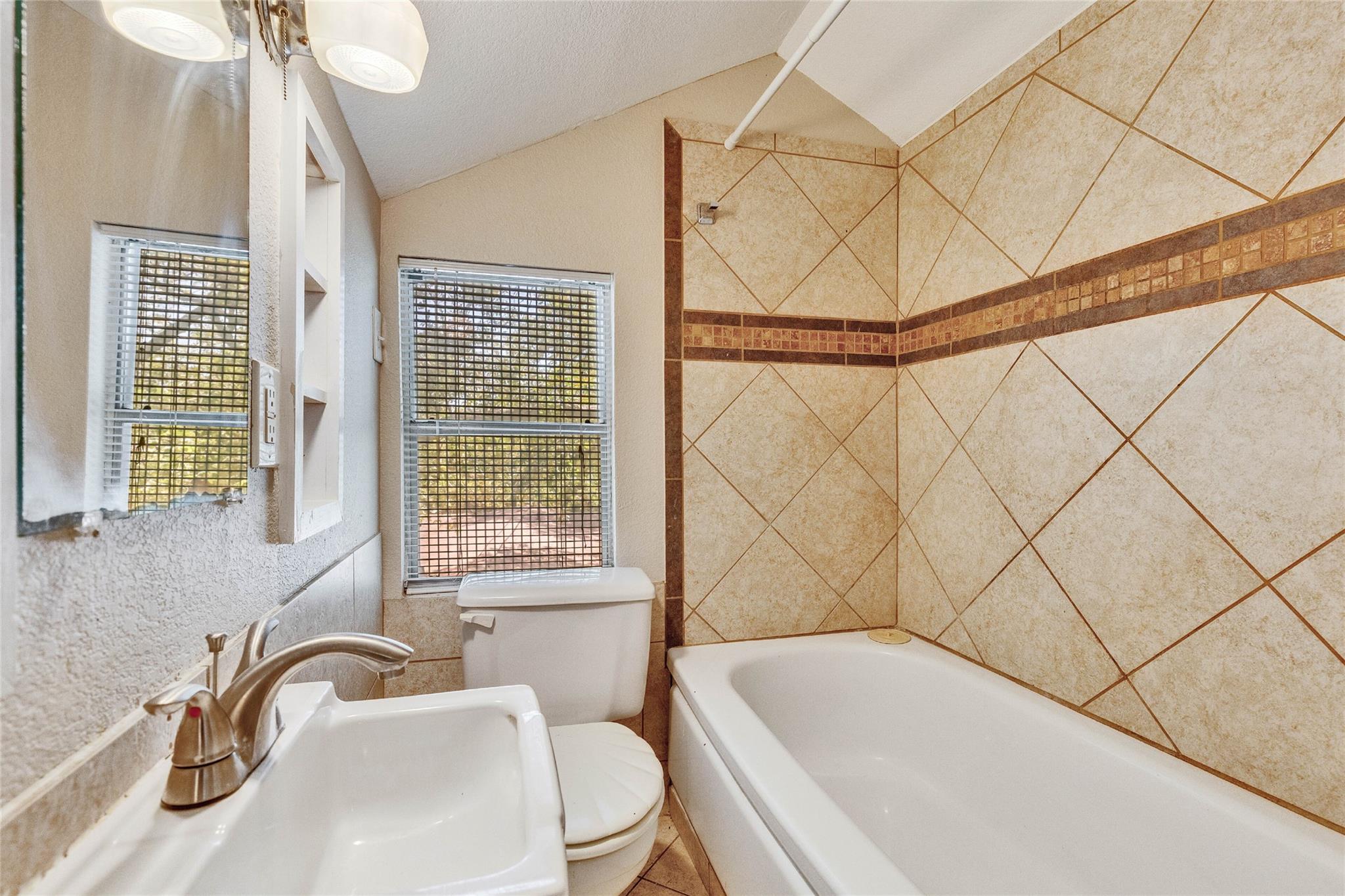 3810 Brookview Rd Property Photo 24