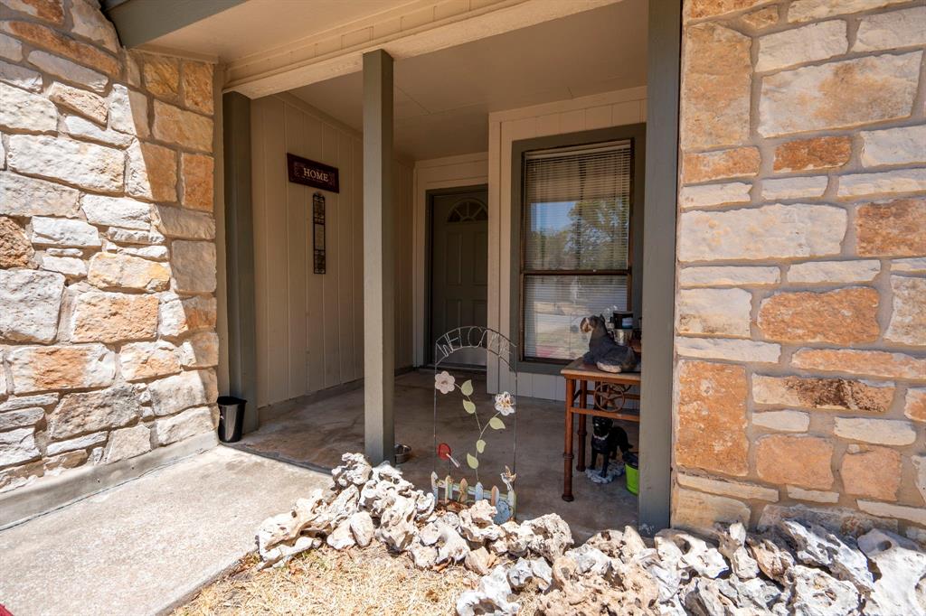 1408 Wroxton Way Property Photo 4