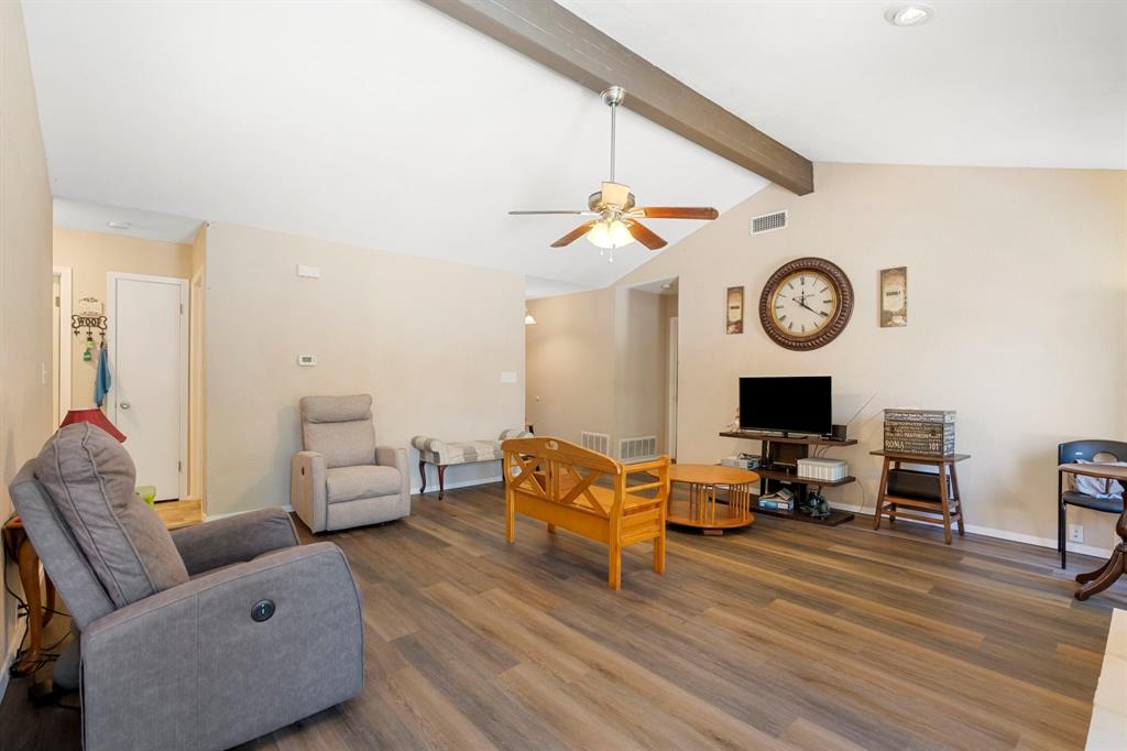 1408 Wroxton Way Property Photo 7