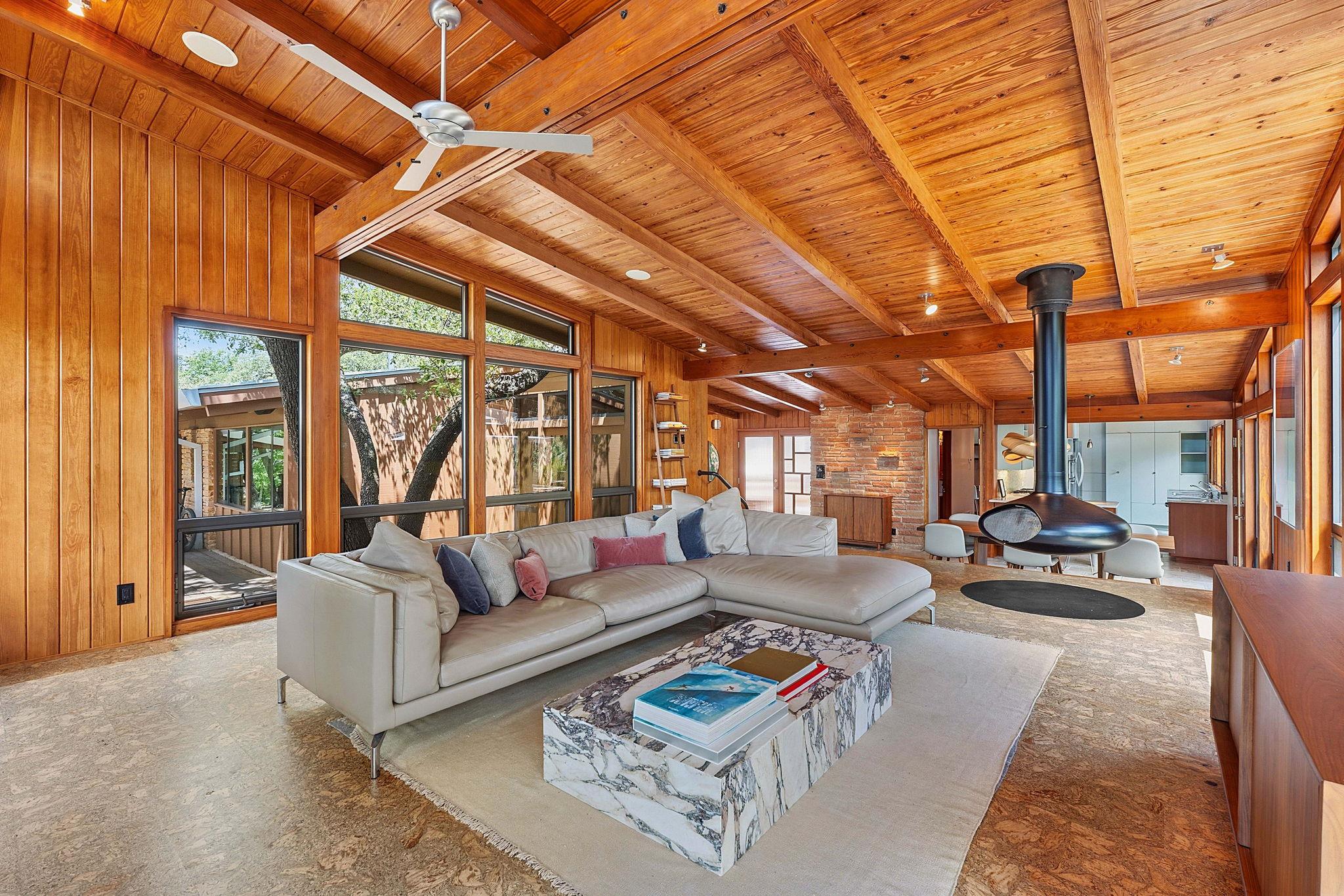 407 Almarion Dr Property Photo 7