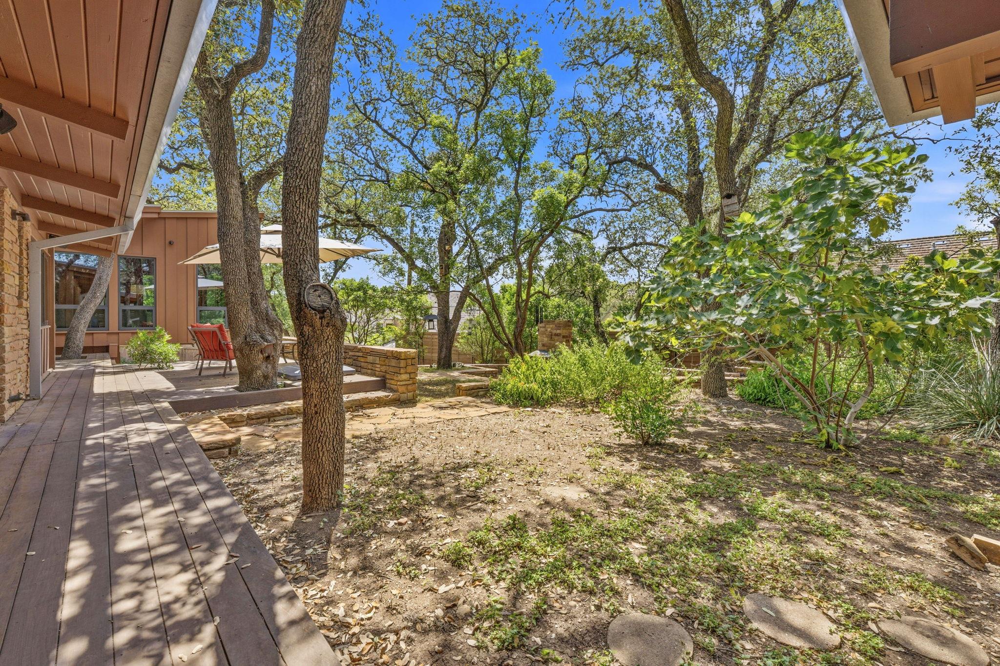 407 Almarion Dr Property Photo 27