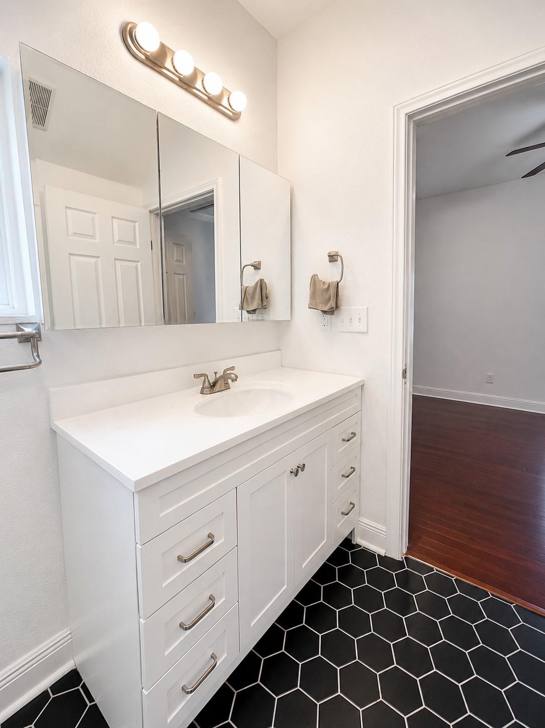 1612 N Miriam Ave #b Property Photo 23