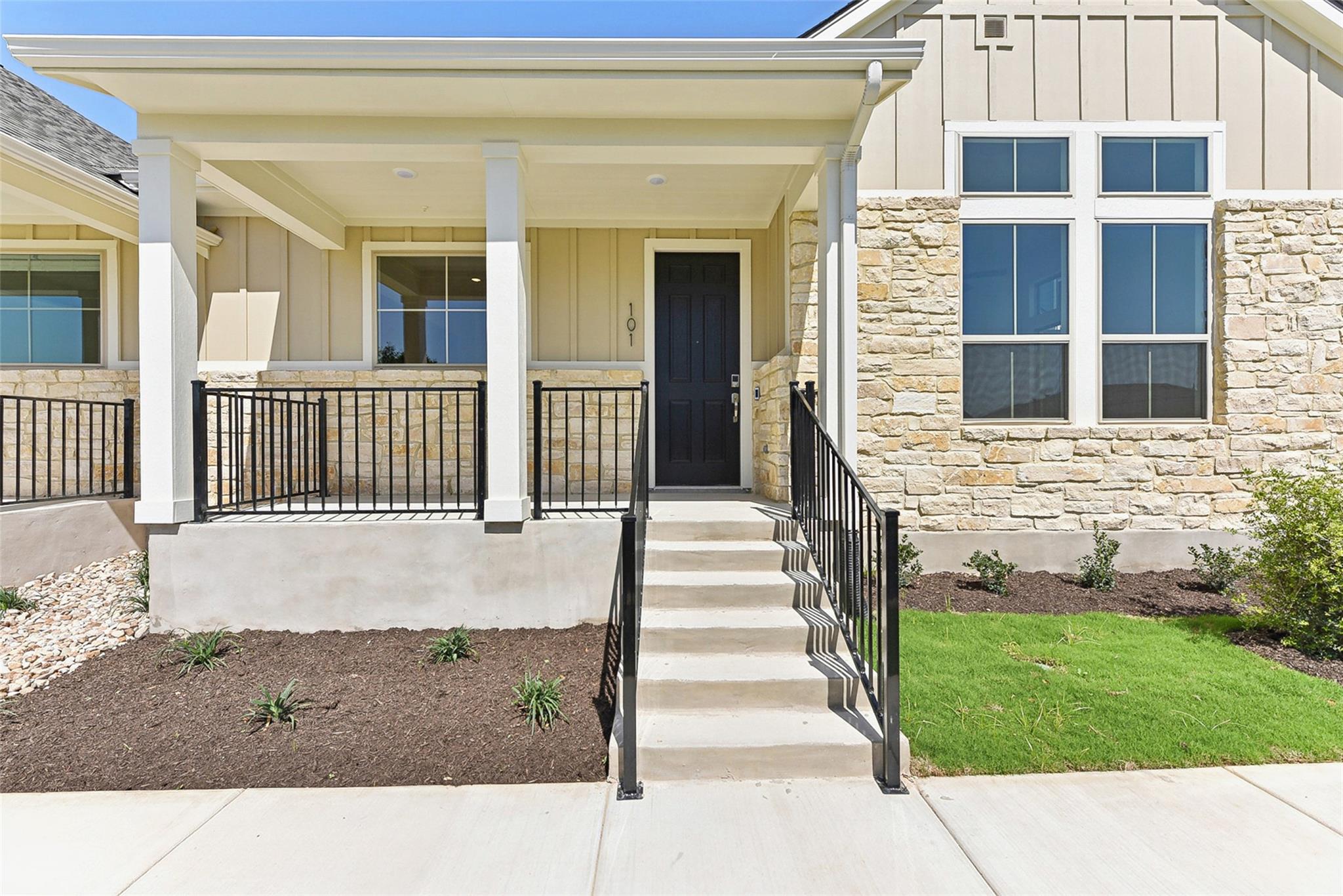 139 Stewart Dr 101 Property Photo 1