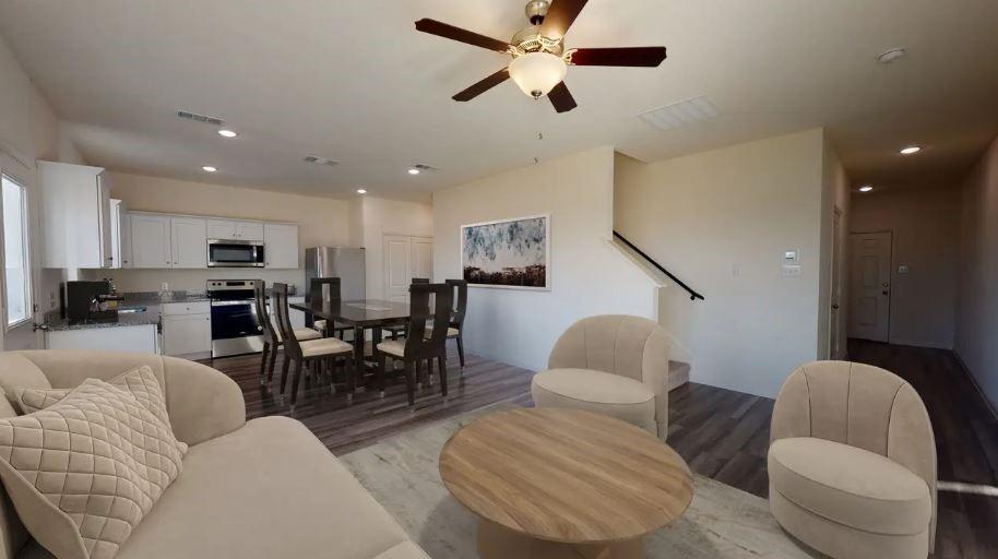 223 Enforcer Loop Property Photo 3