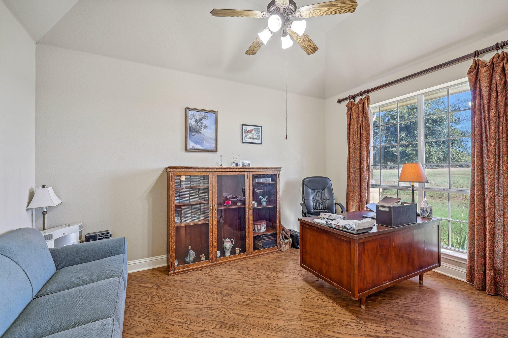 1525 Fm 1704 Property Photo 8
