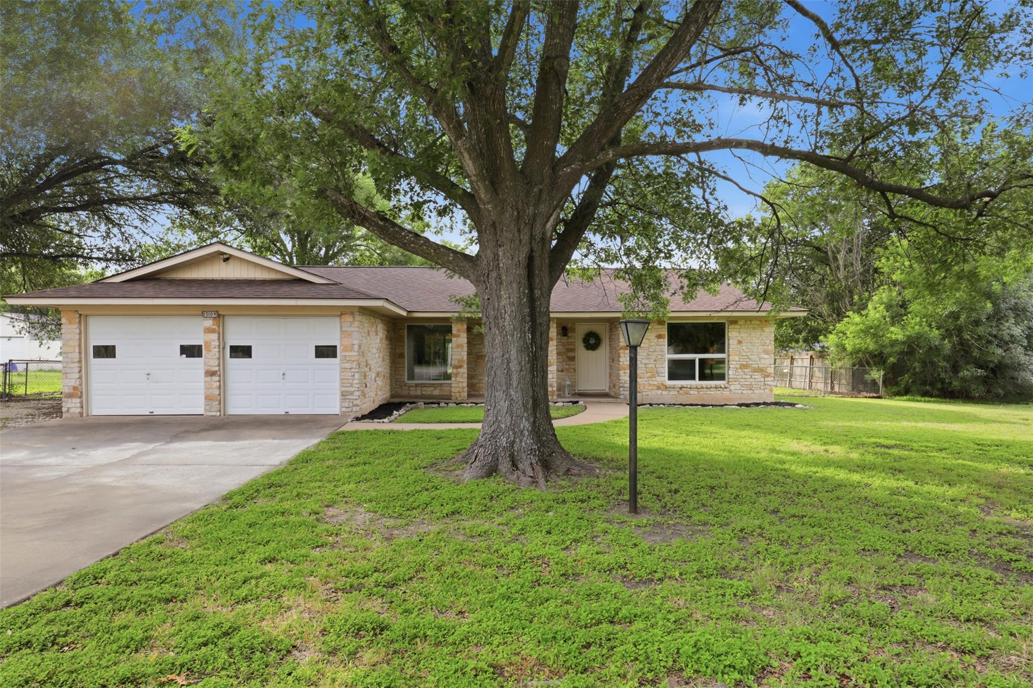 15109 Spring Hill Ln Property Photo 1