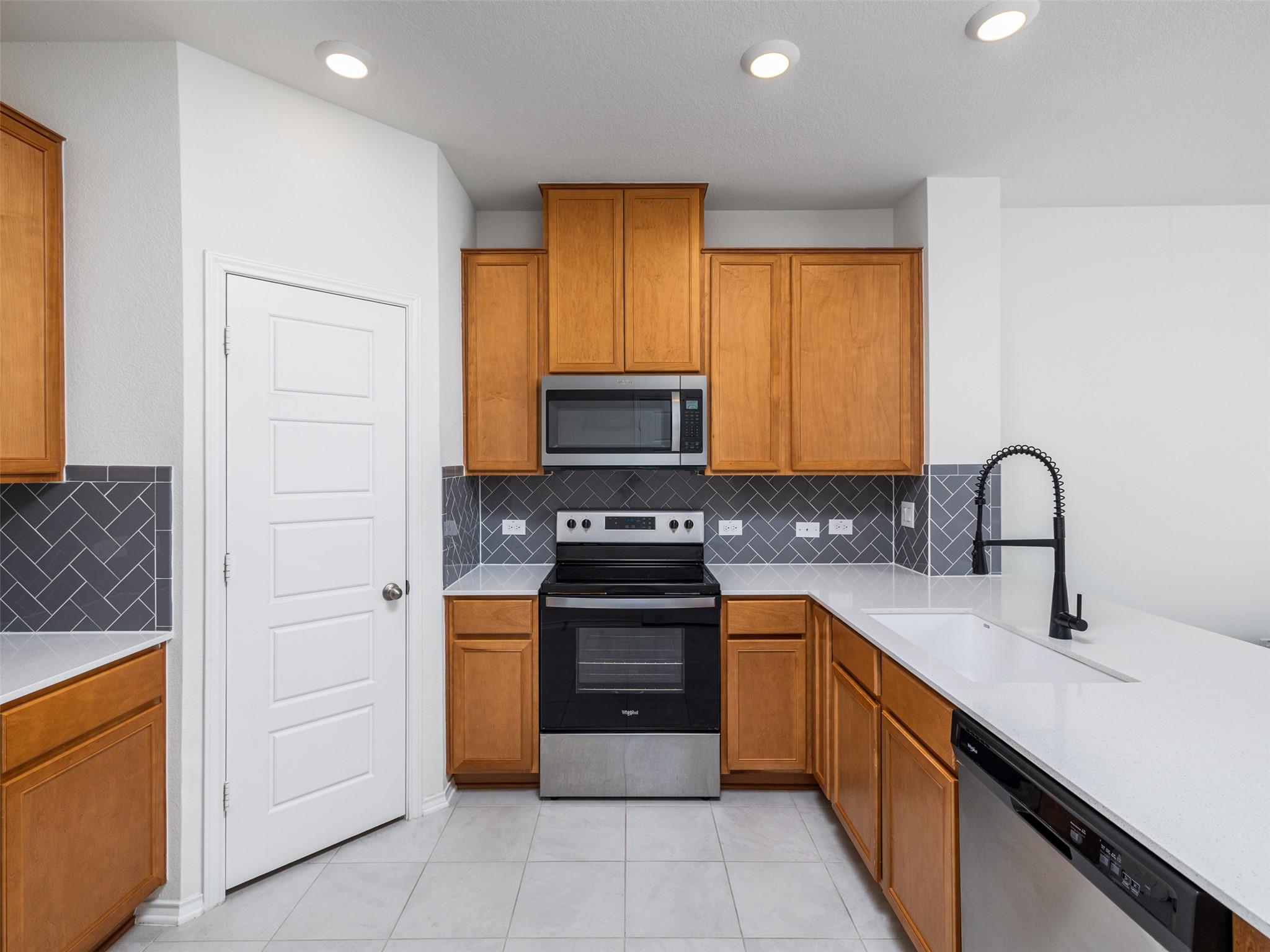 7106 Summer Tanager Dr #18 Property Photo 12