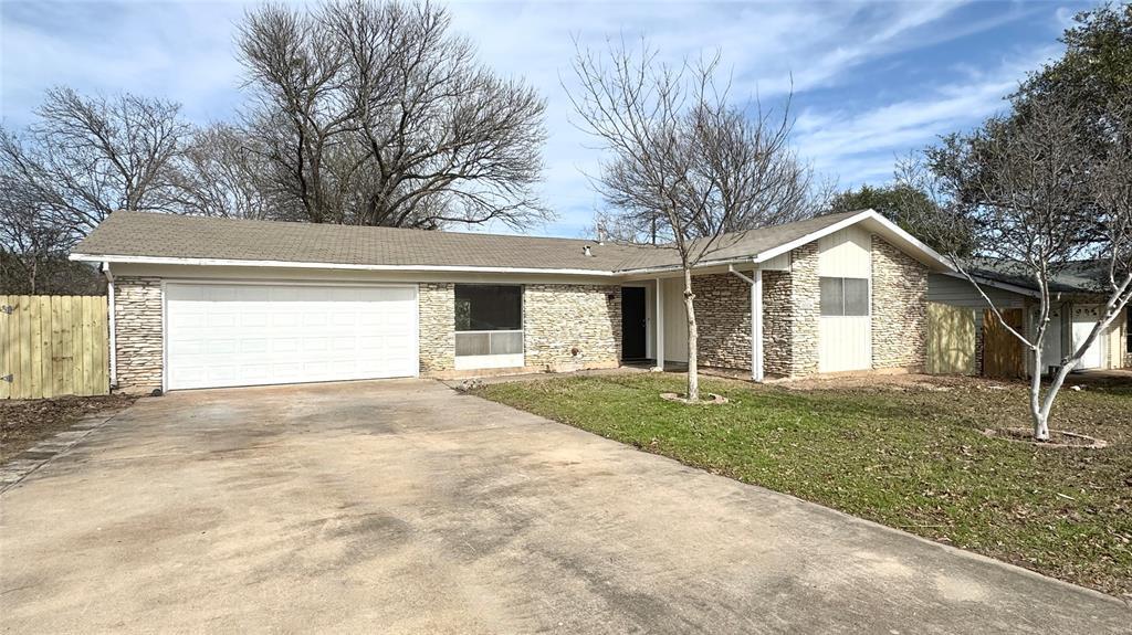 1006 Colony North Dr Property Photo