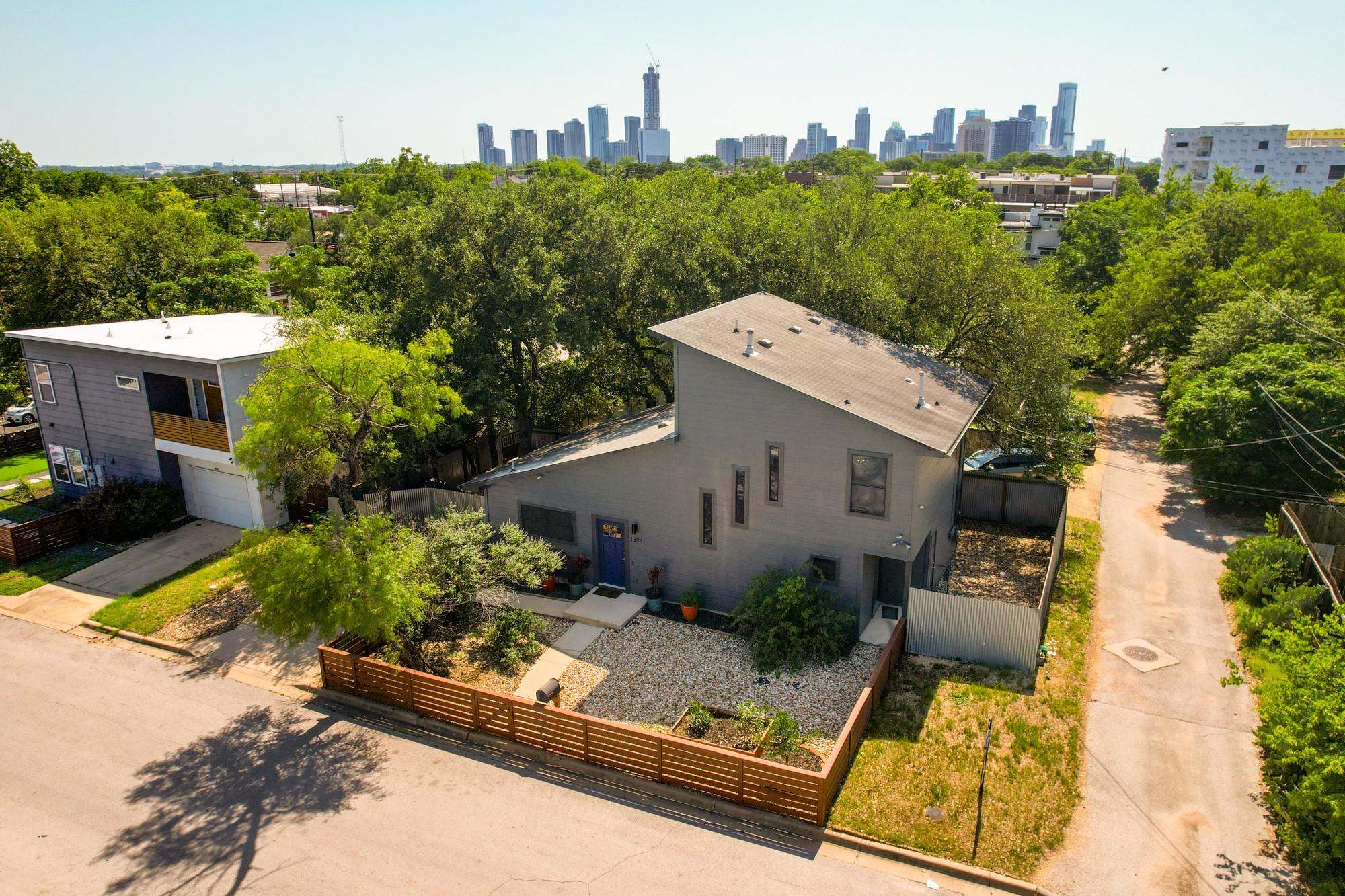 1304 Alamo St Property Photo 2