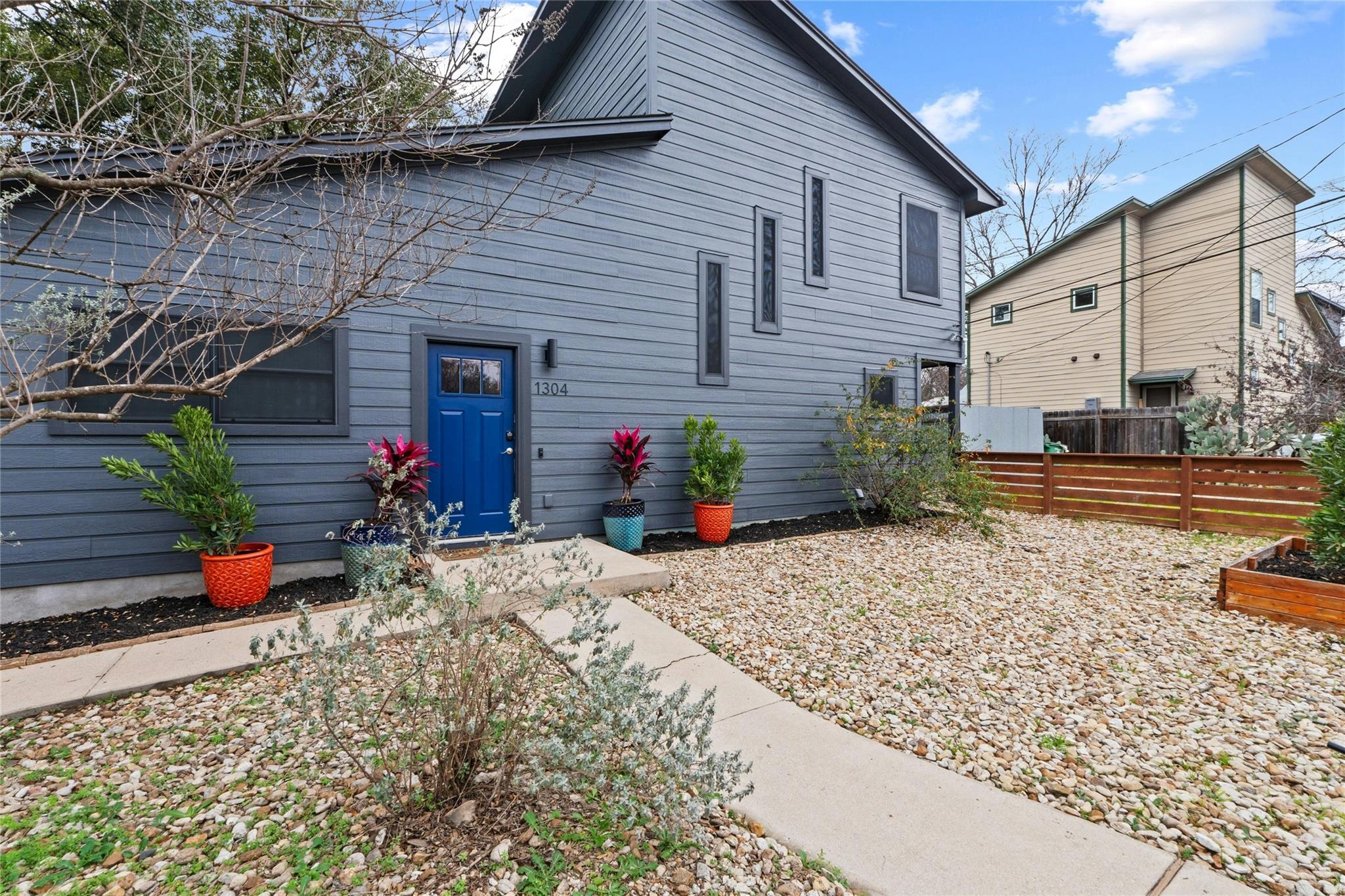 1304 Alamo St Property Photo 5
