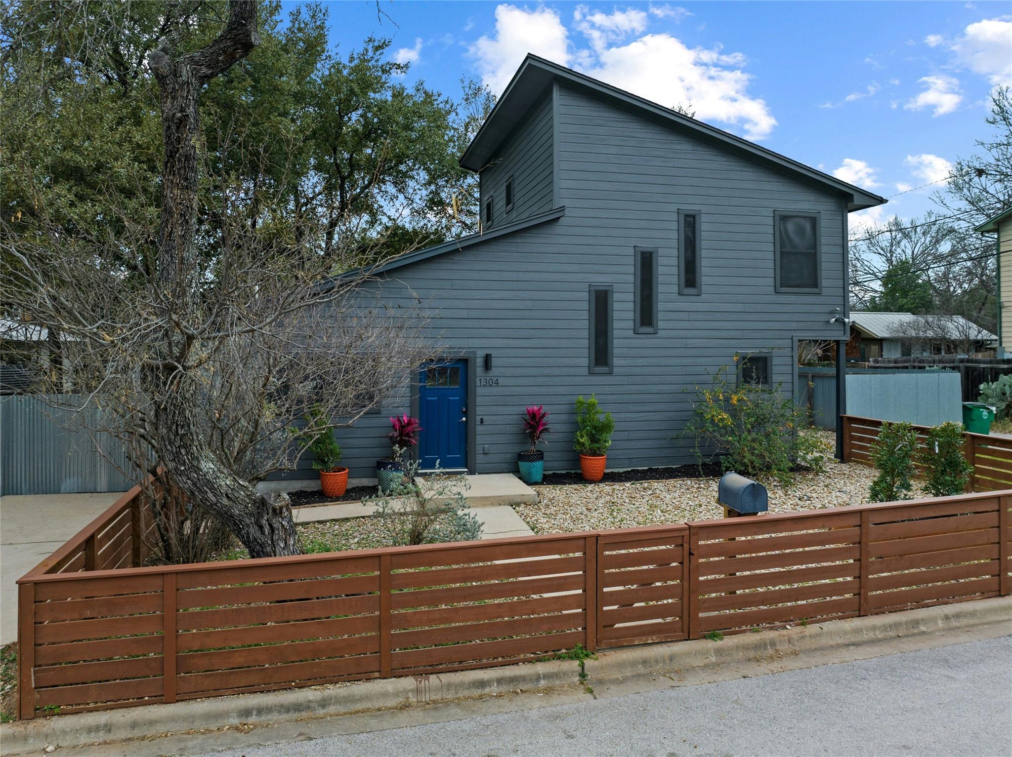 1304 Alamo St Property Photo 25