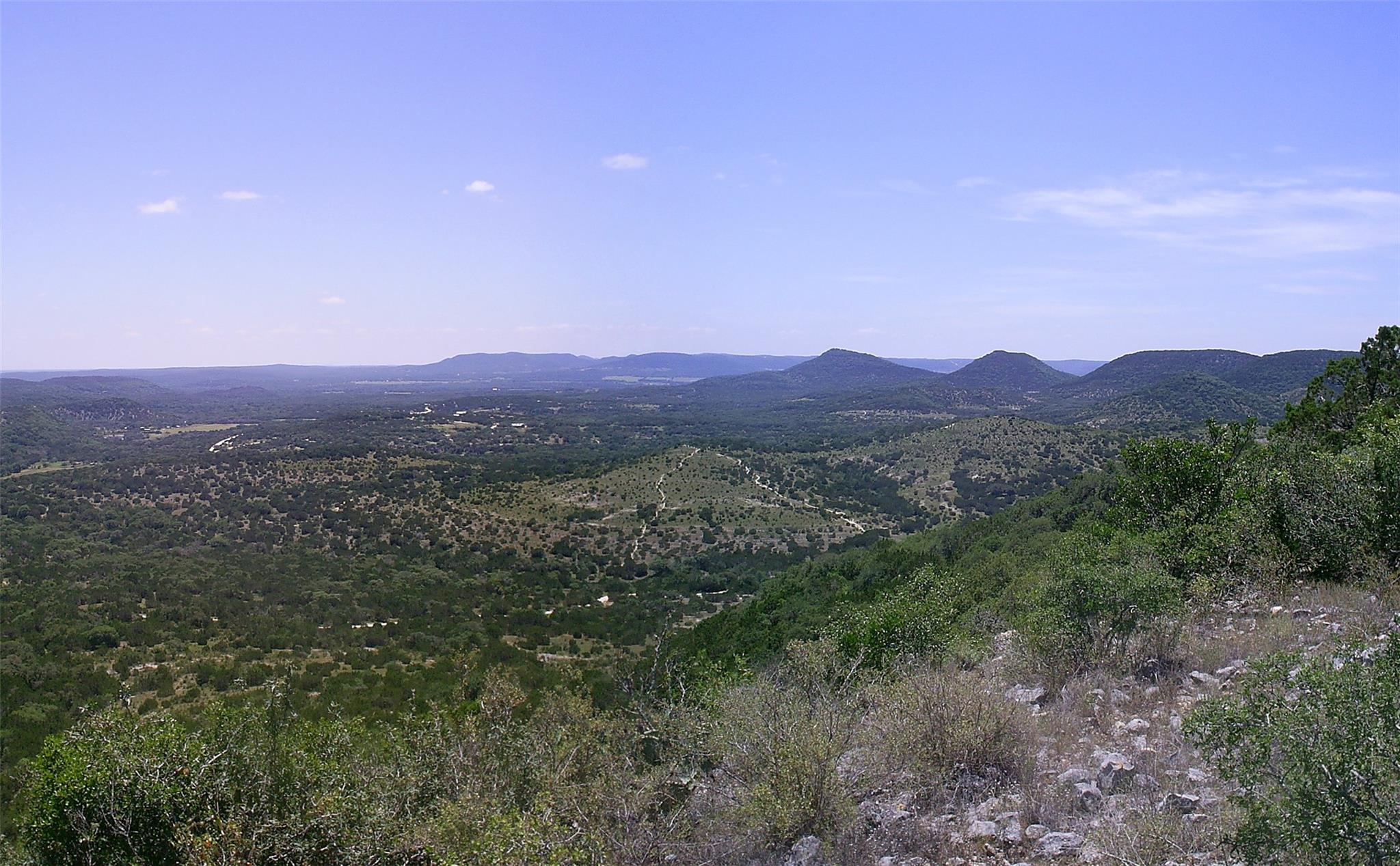 00 Fm 32 Dr Property Photo 4