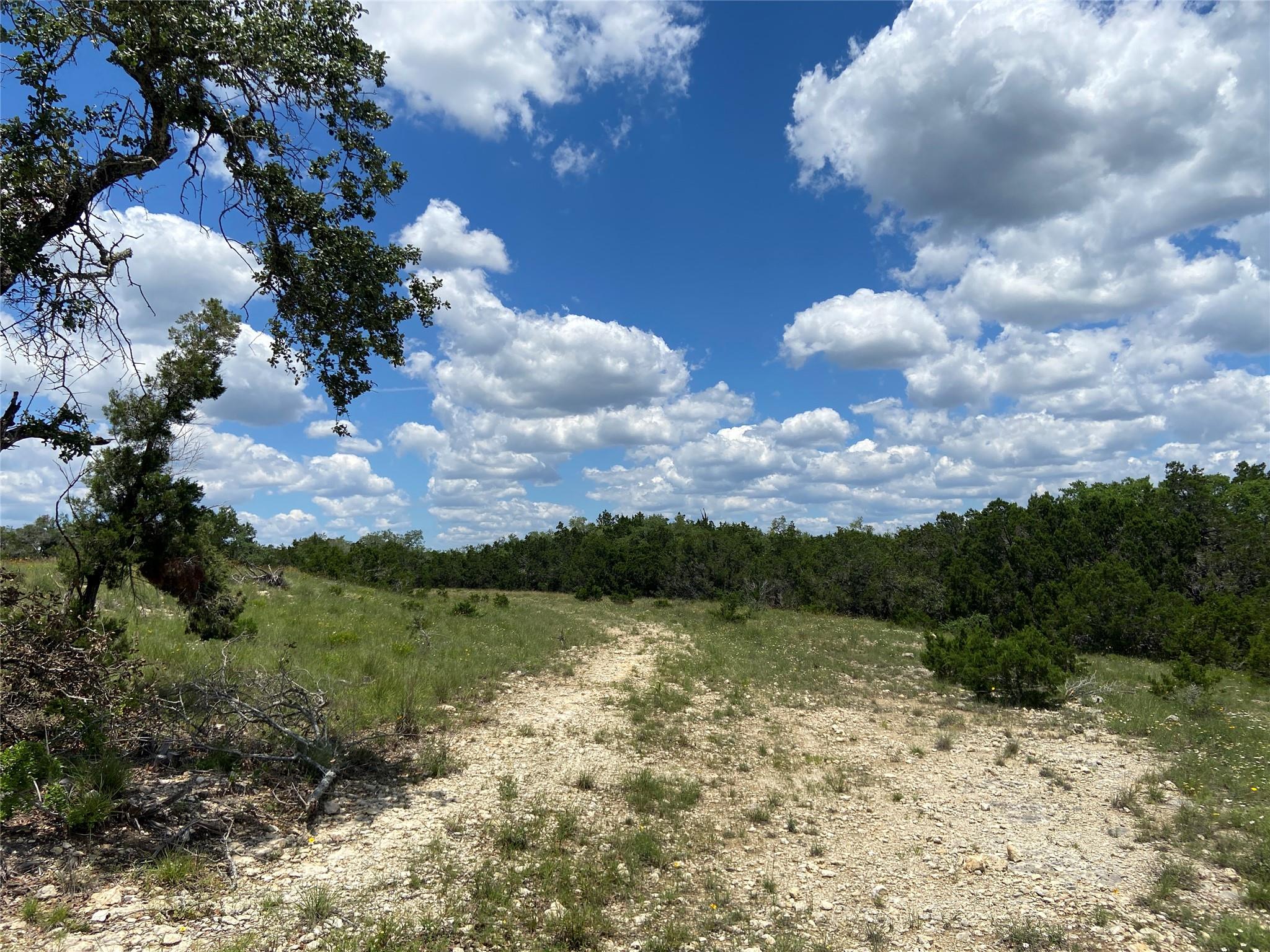 00 Fm 32 Dr Property Photo 9