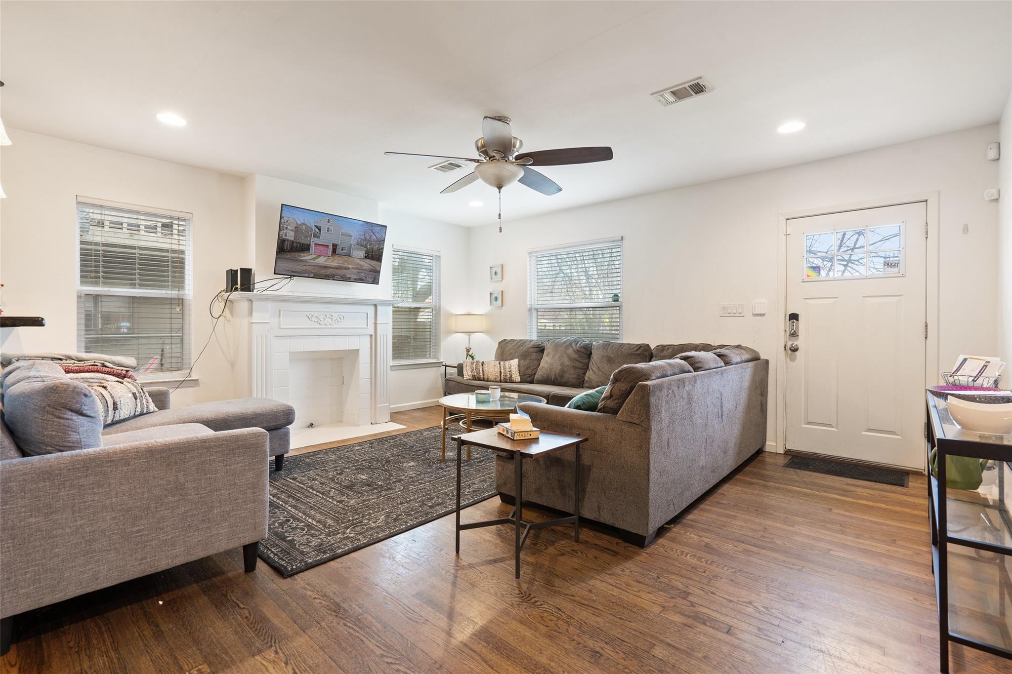 3504 Speedway A & B Property Photo 1