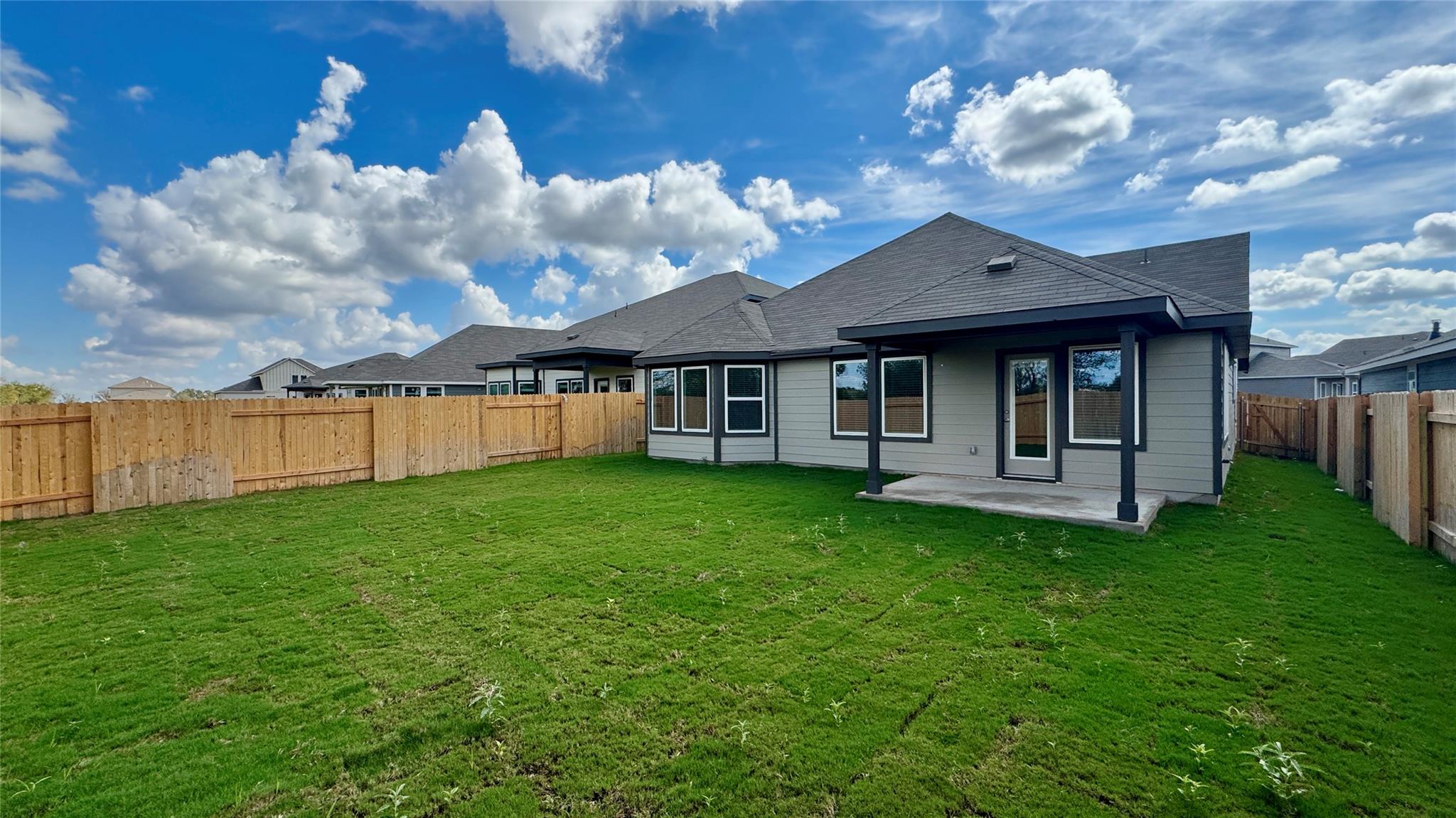 156 Coopers Hawk Crst Property Photo 5