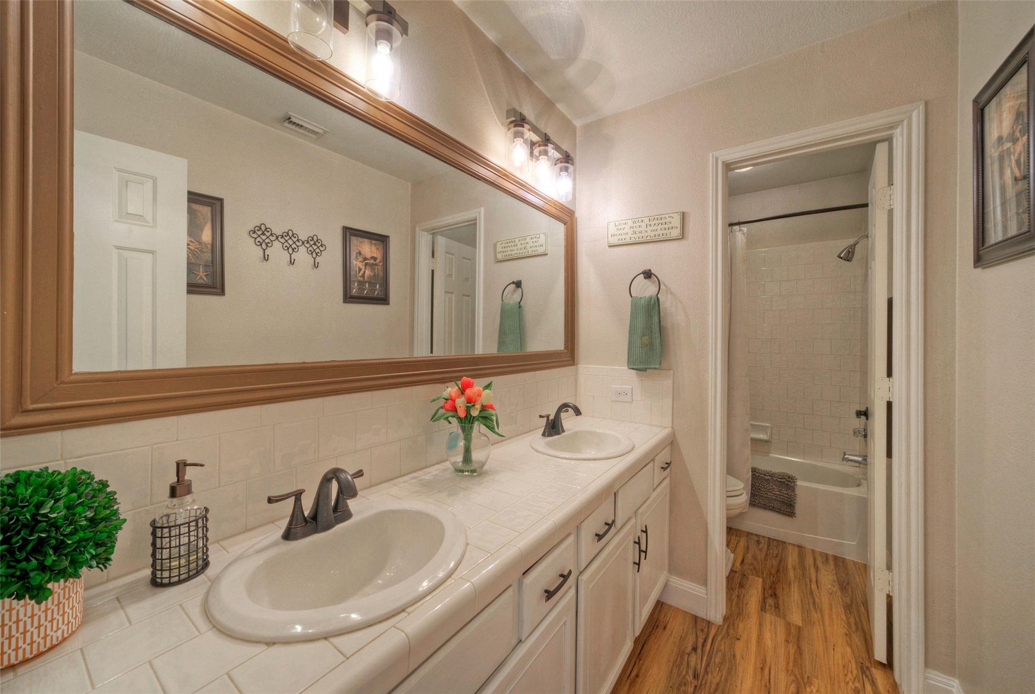 511 Chaneys Xing Property Photo 28