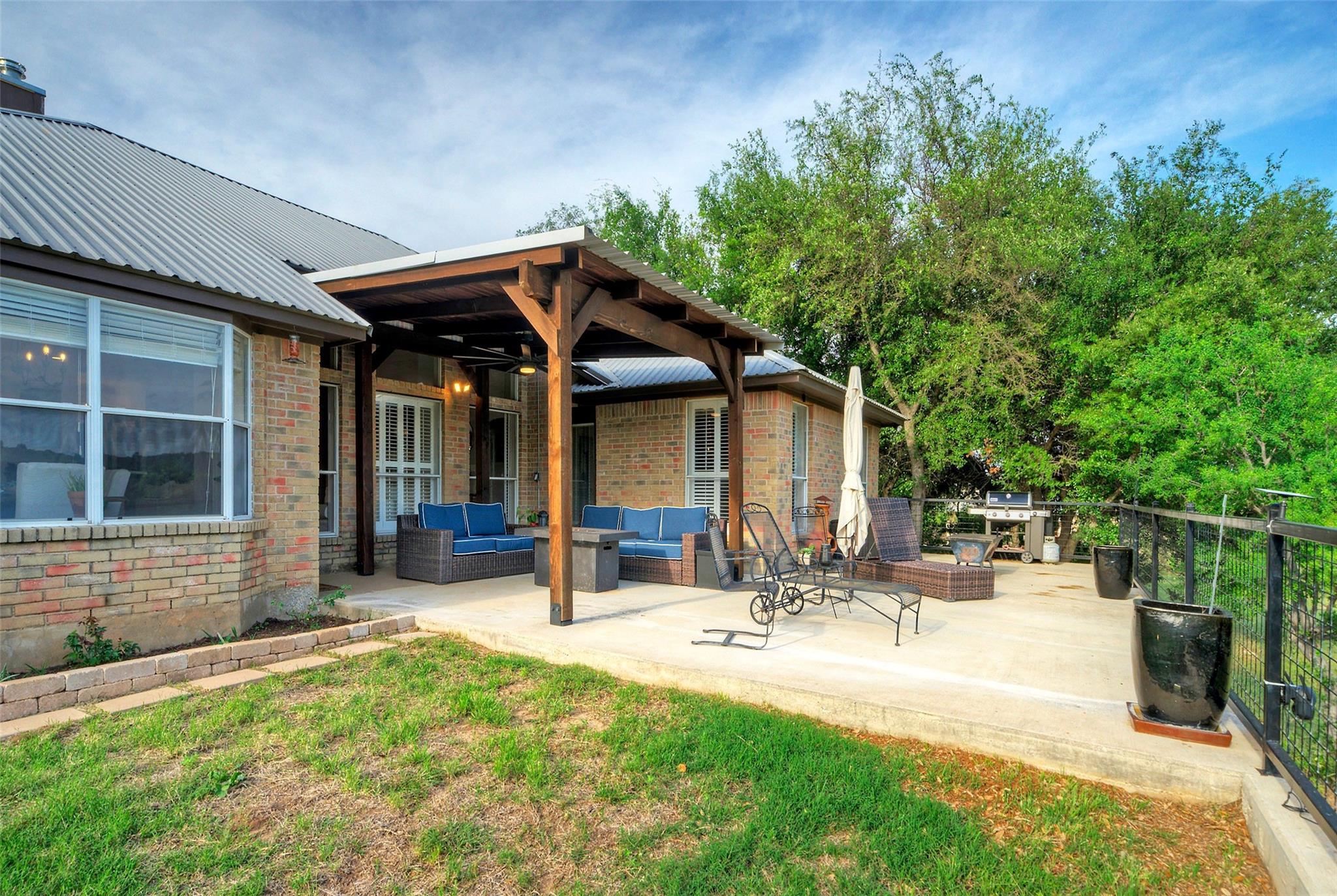 511 Chaneys Xing Property Photo 32
