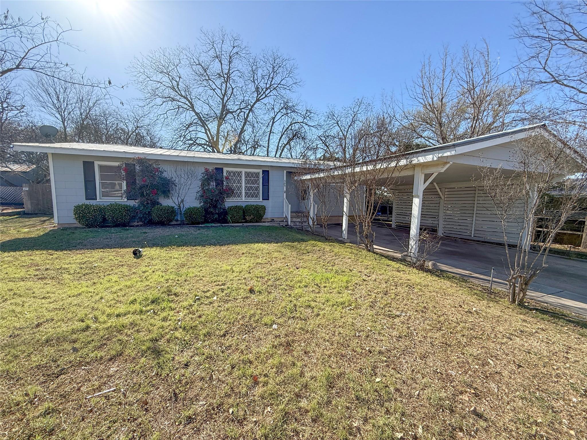 504 Wood St Property Photo