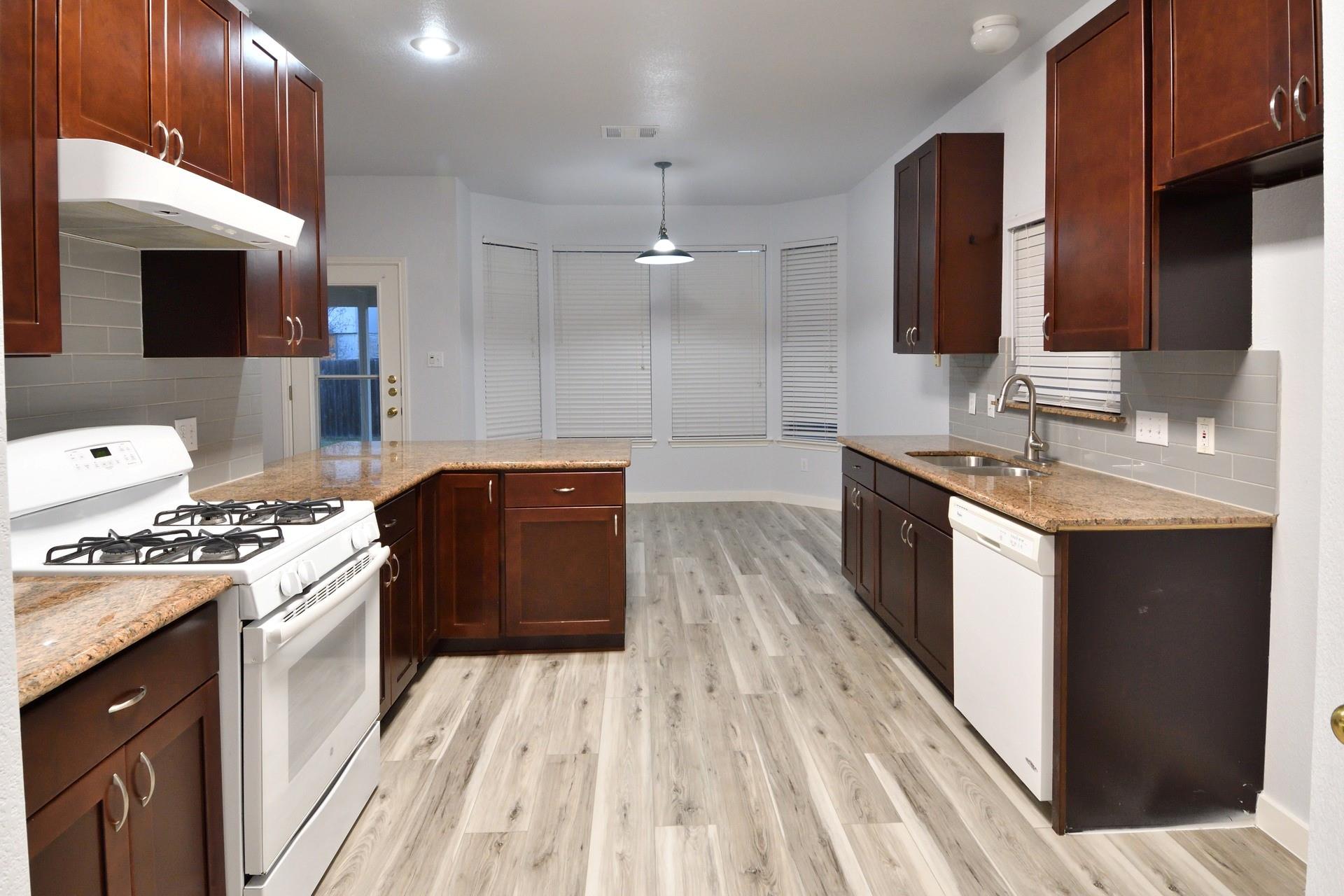 13424 Balamos Dr Property Photo 5