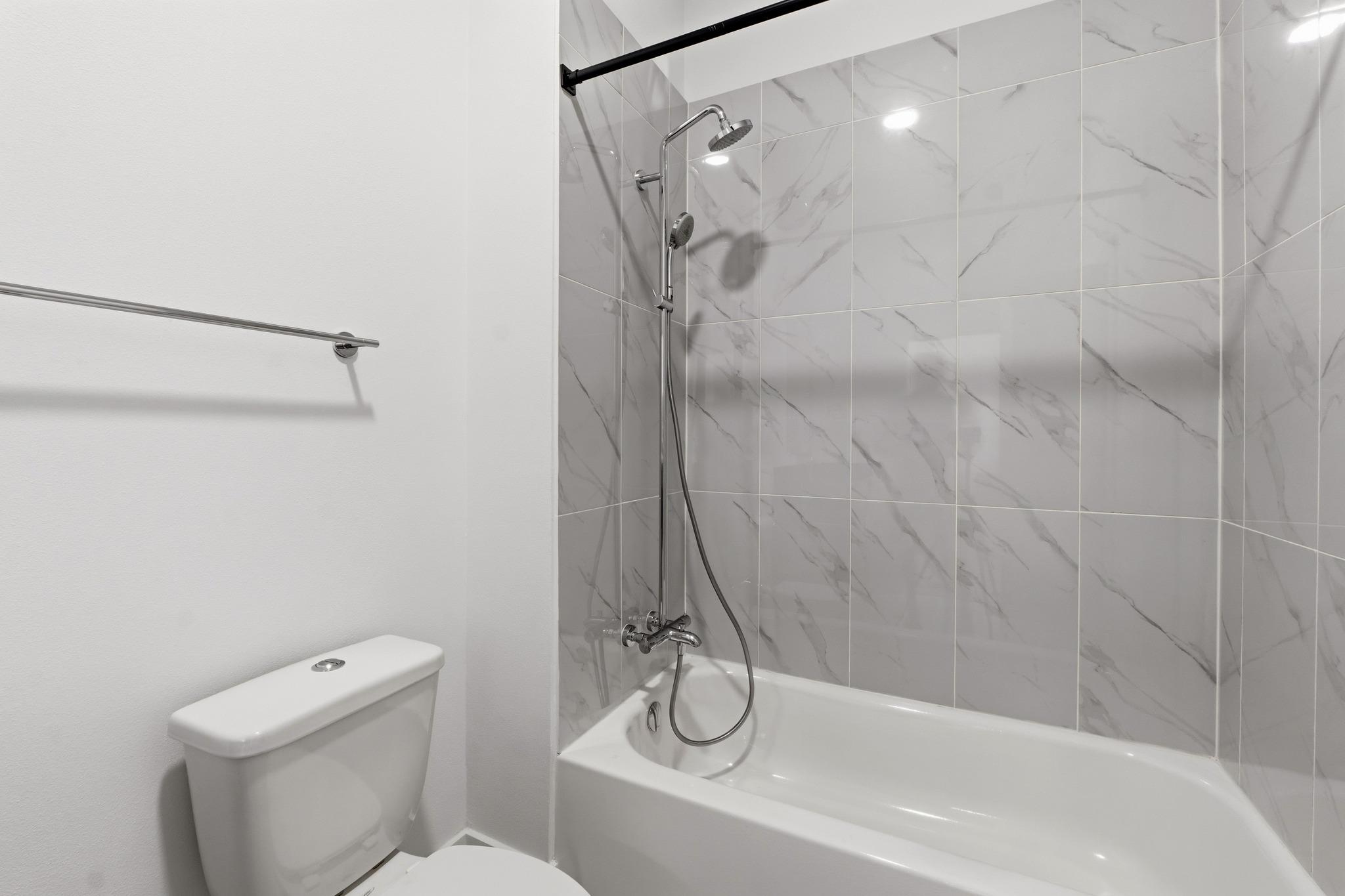 3900 Berkman Dr #208 Property Photo 14