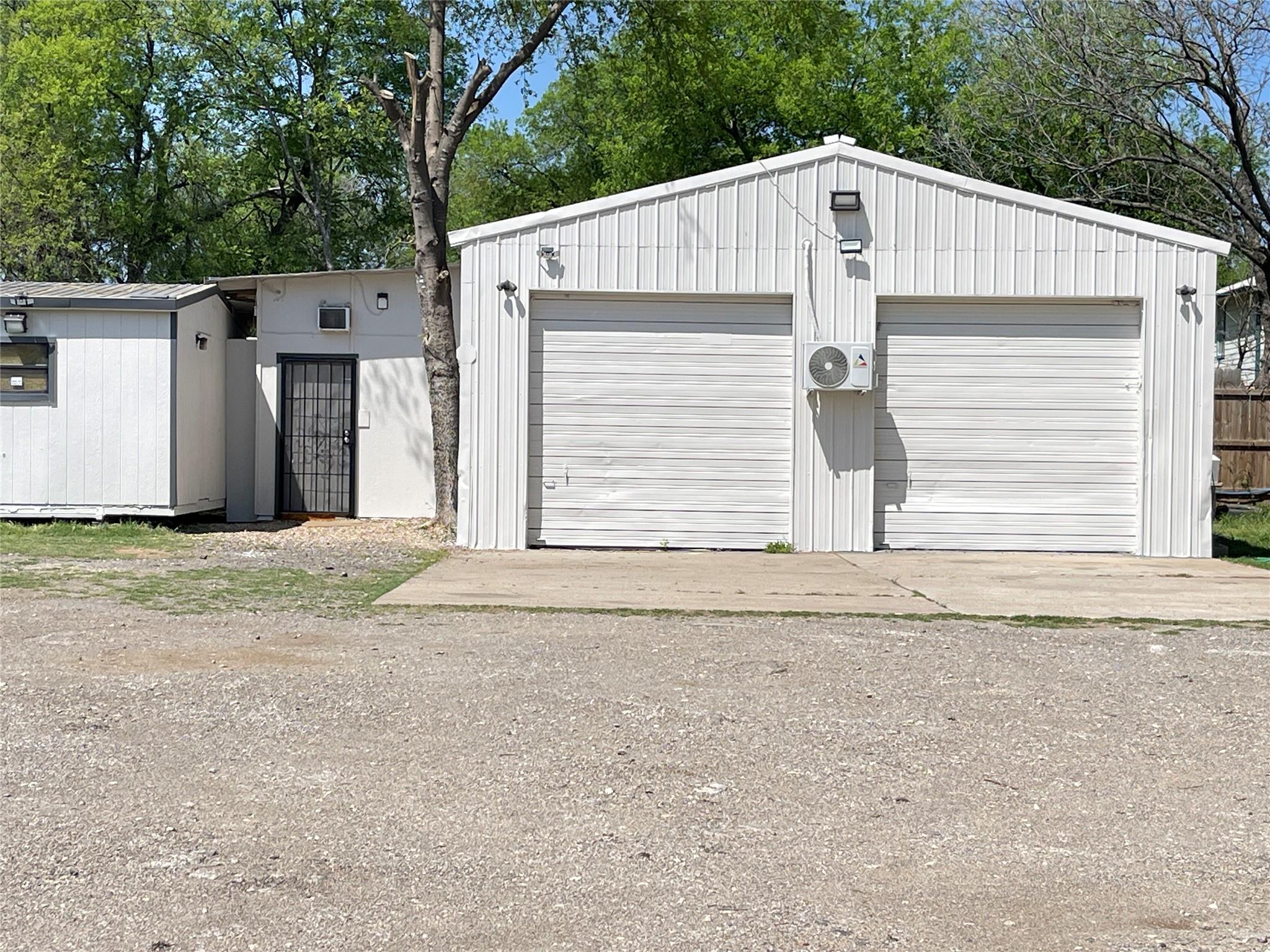 3012 Meldrum St Property Photo 2