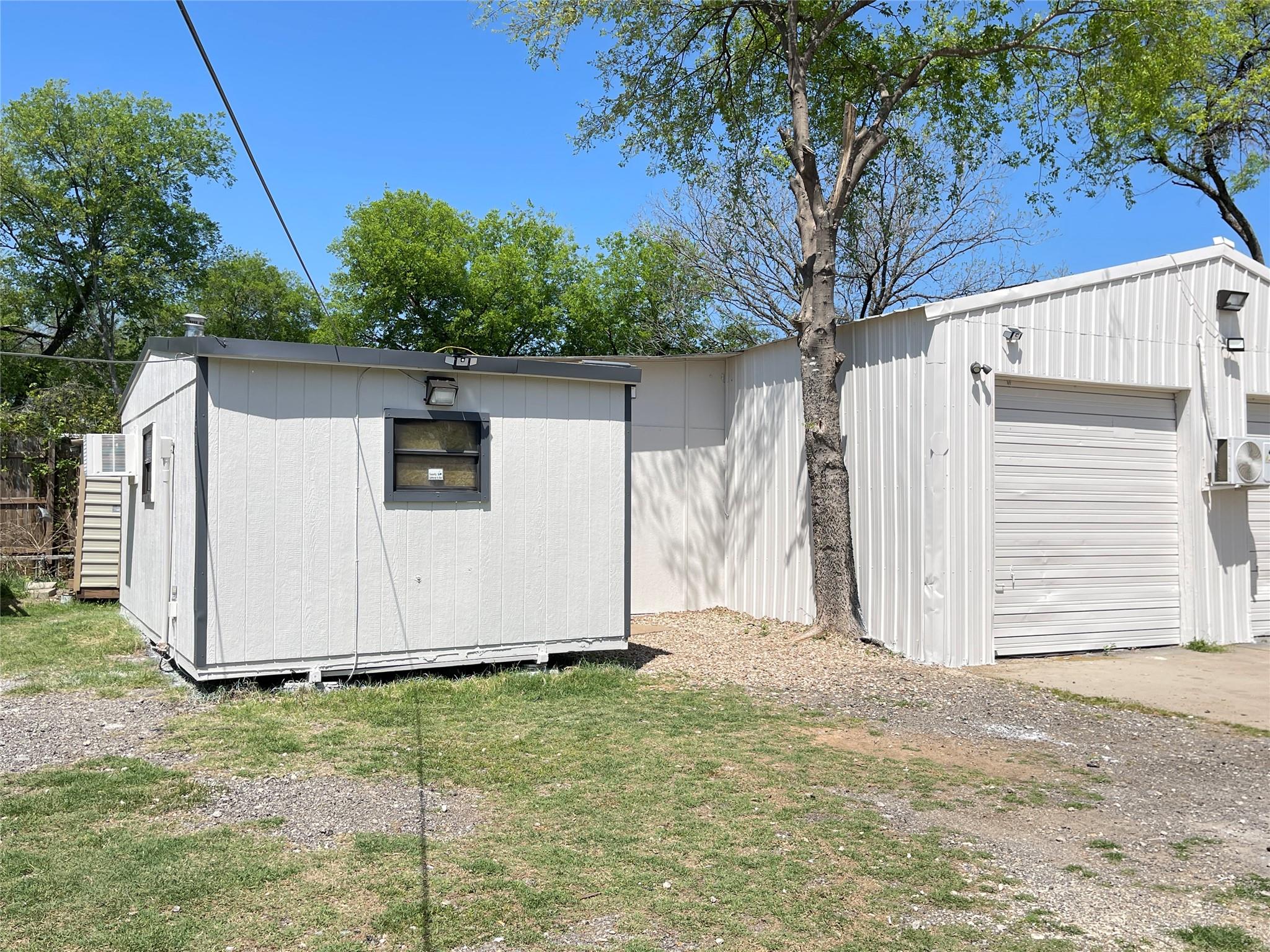 3012 Meldrum St Property Photo 3