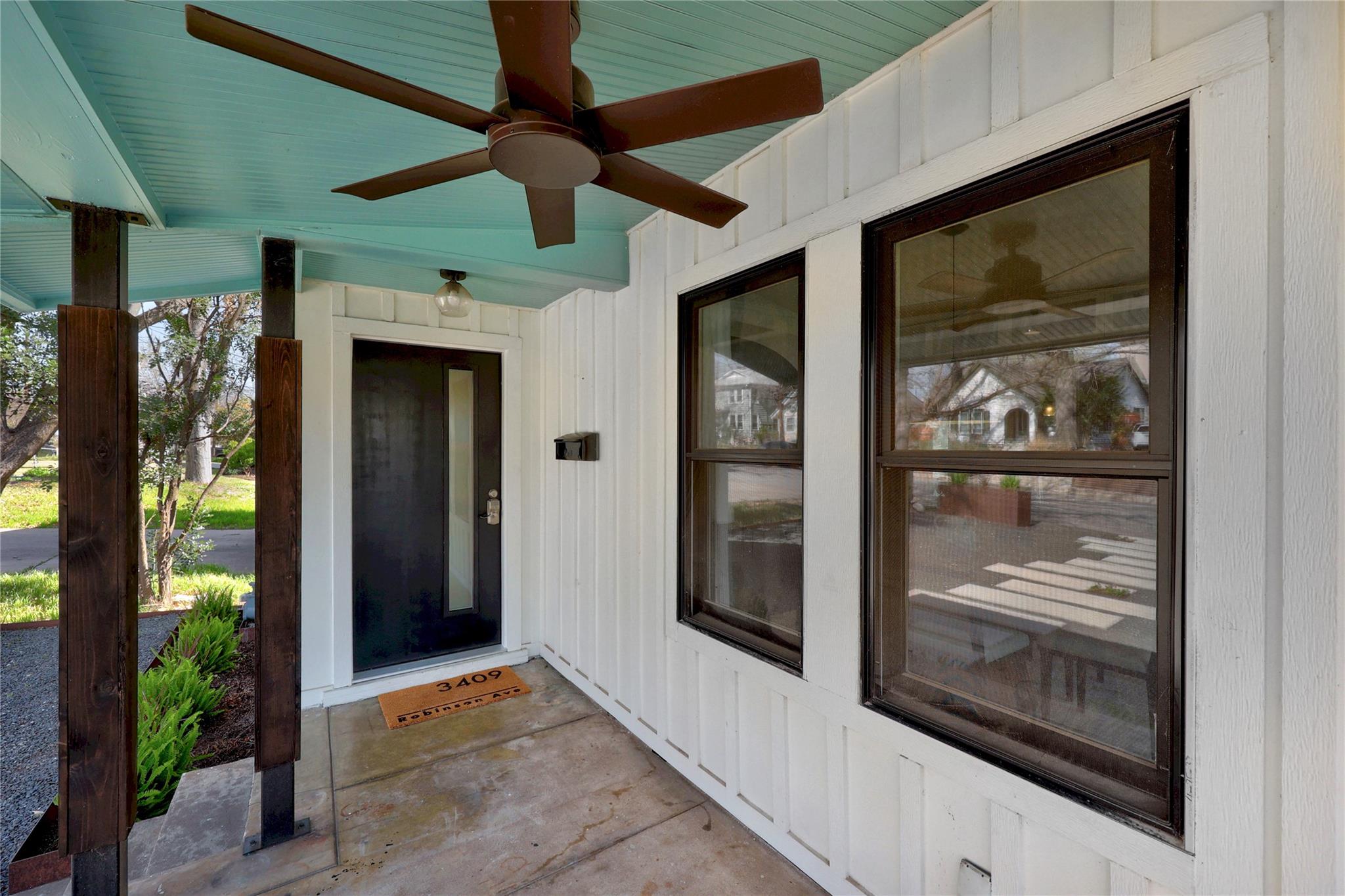 3409 Robinson Ave Property Photo 4