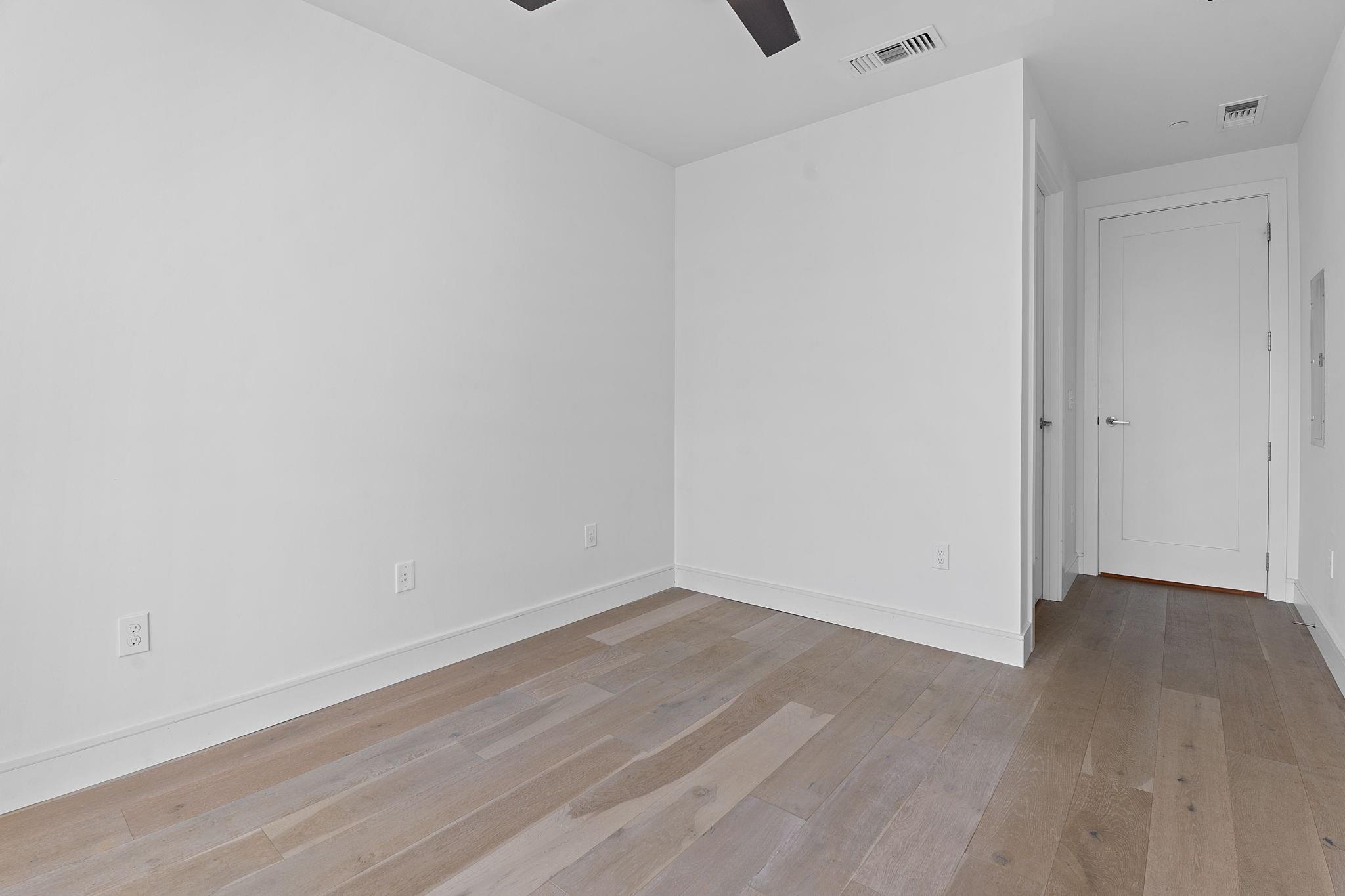 222 West Ave 2403 Property Photo 13