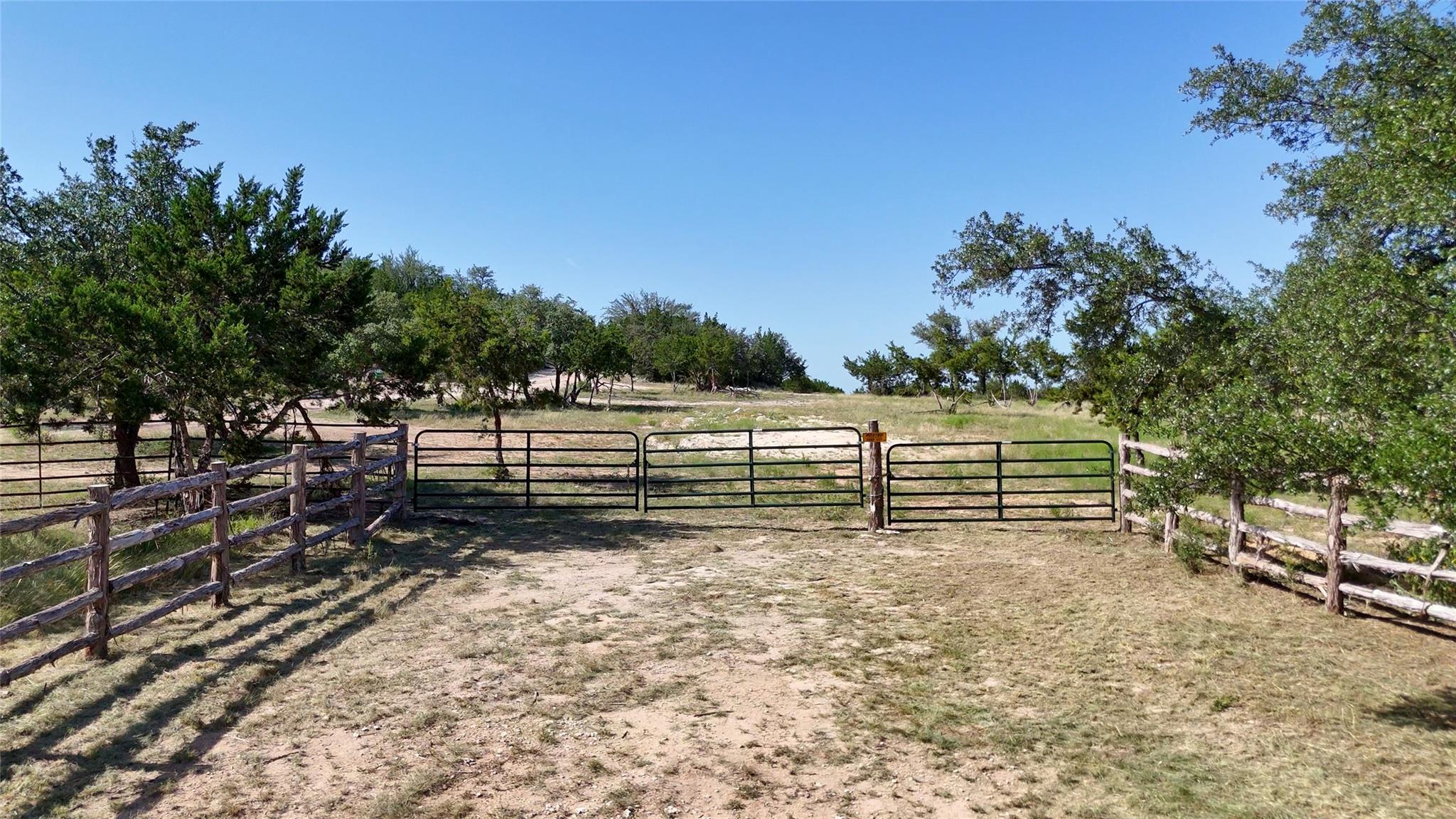 8364 W Fitzhugh Rd Property Photo 1