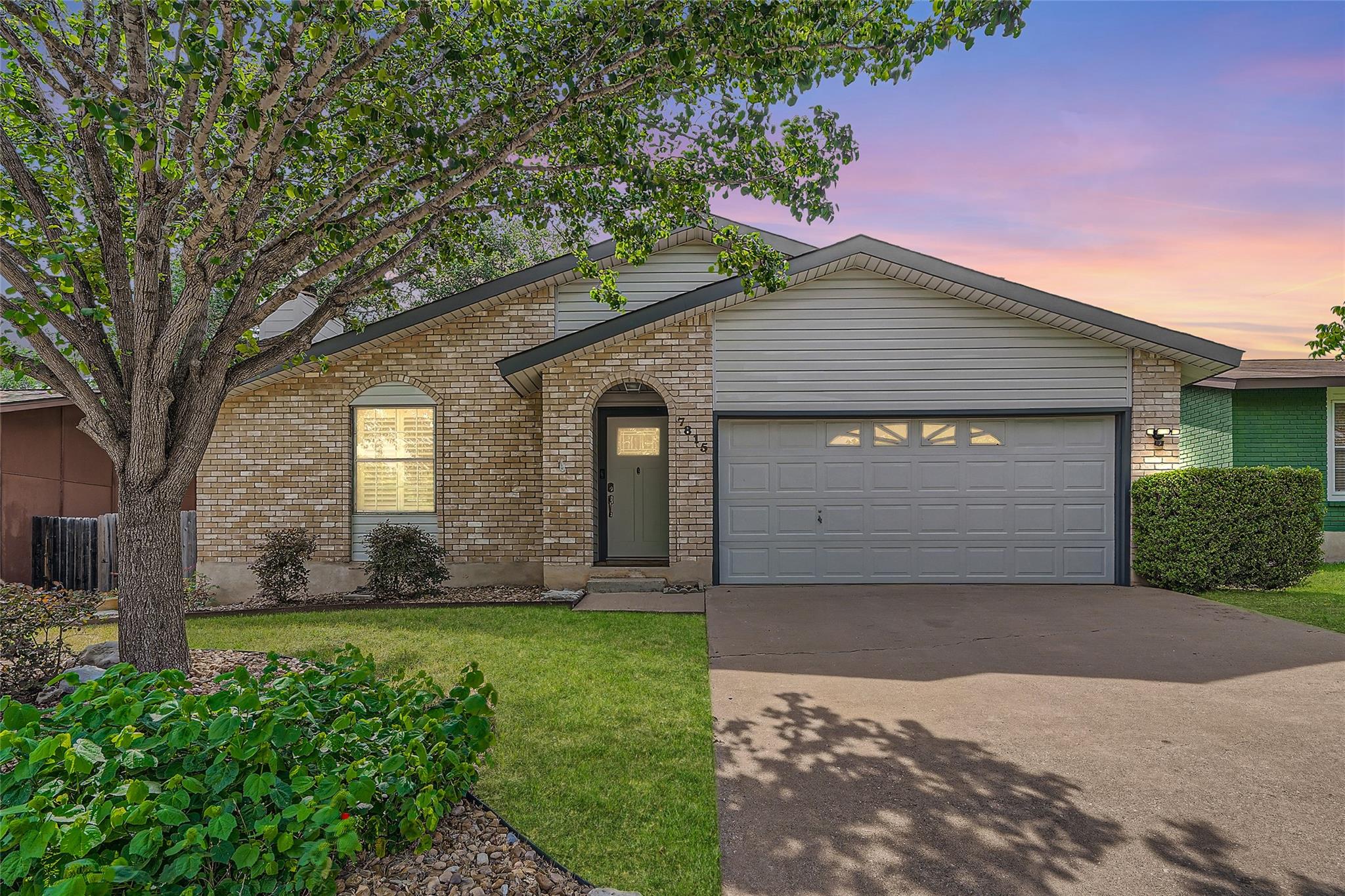 7815 Croftwood Dr Property Photo 1