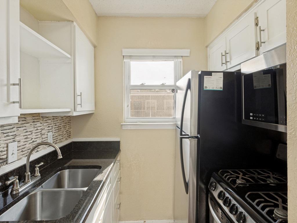 2401 Manor Rd None #218 Property Photo 6