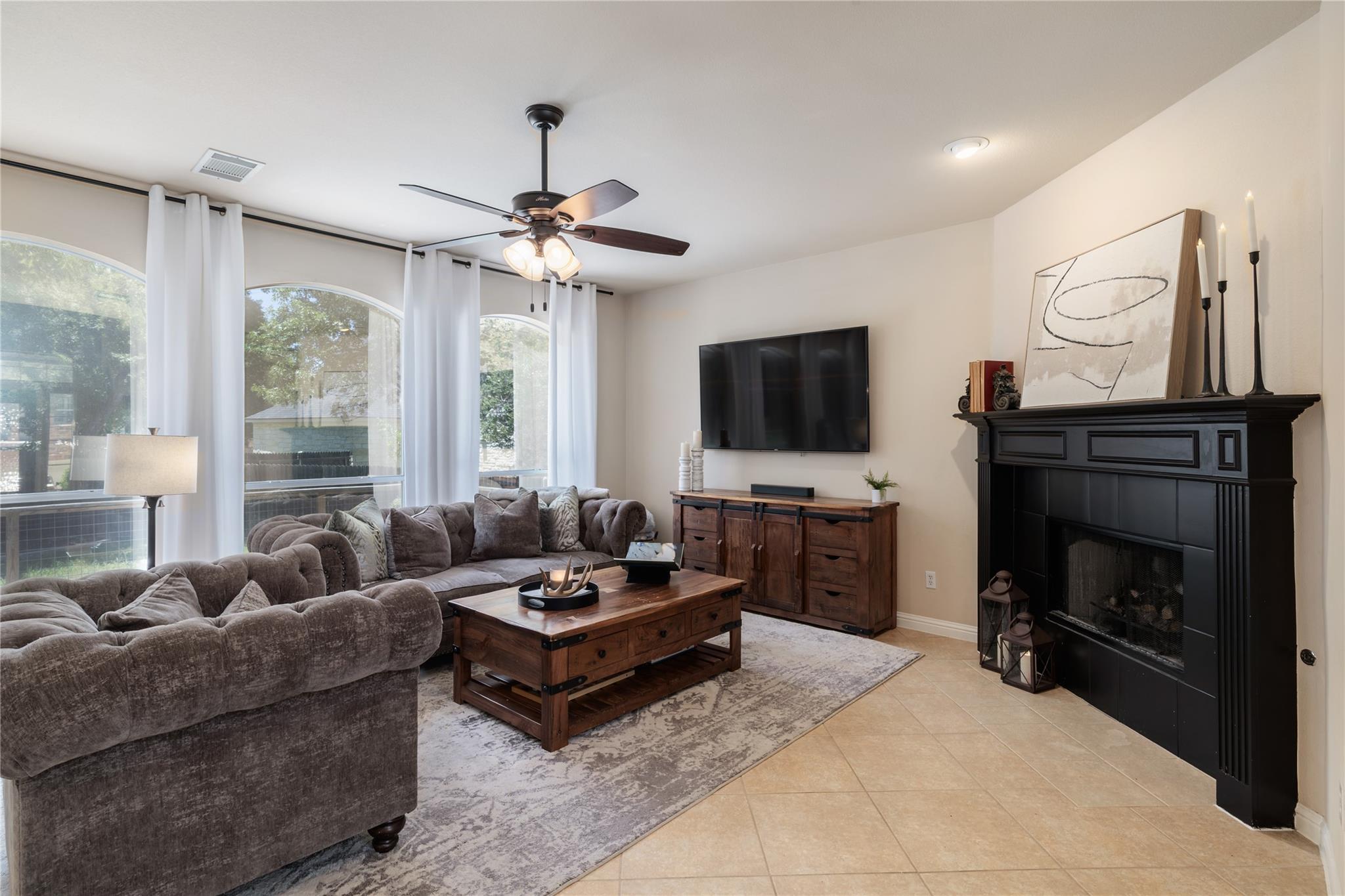 11408 Dona Villa Dr Property Photo 6
