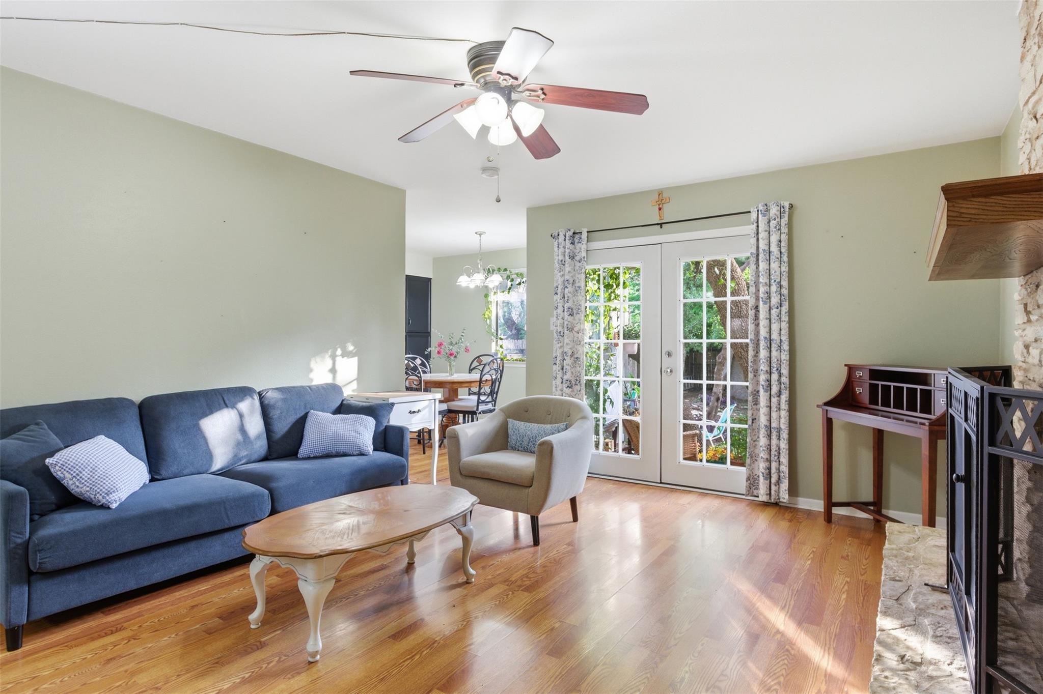 105 Norwood Dr #b Property Photo 3