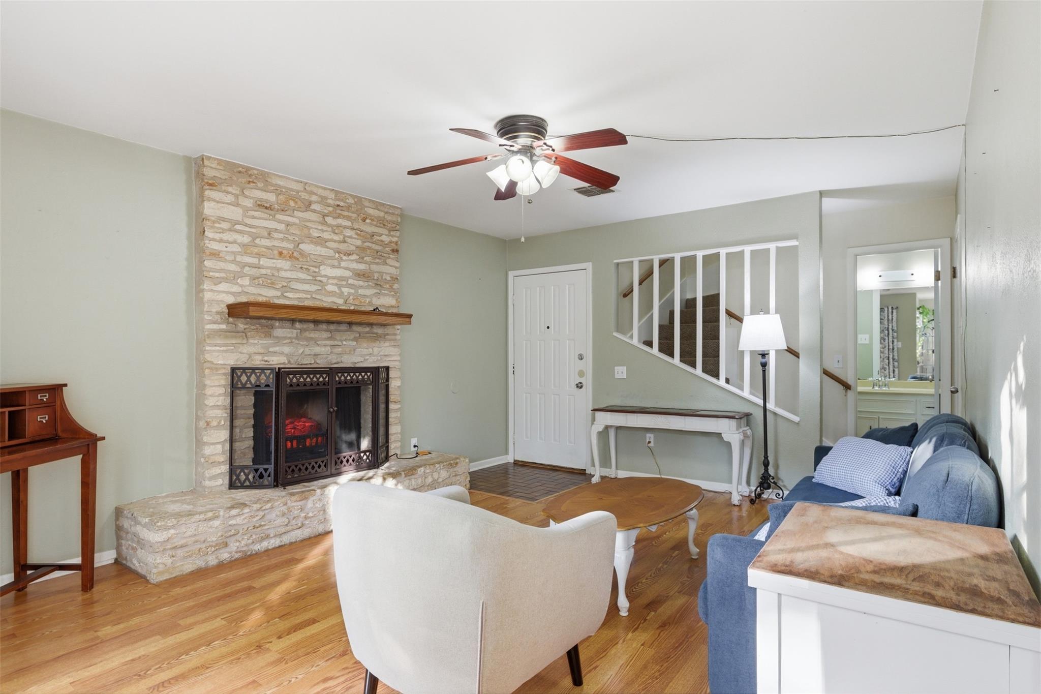 105 Norwood Dr #b Property Photo 4