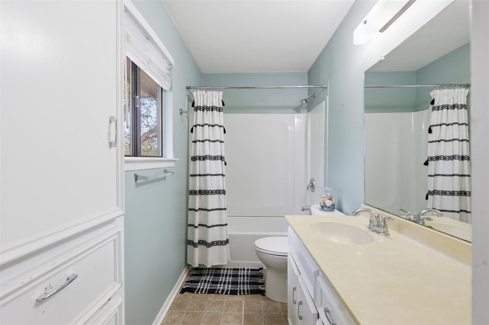 105 Norwood Dr #b Property Photo 11
