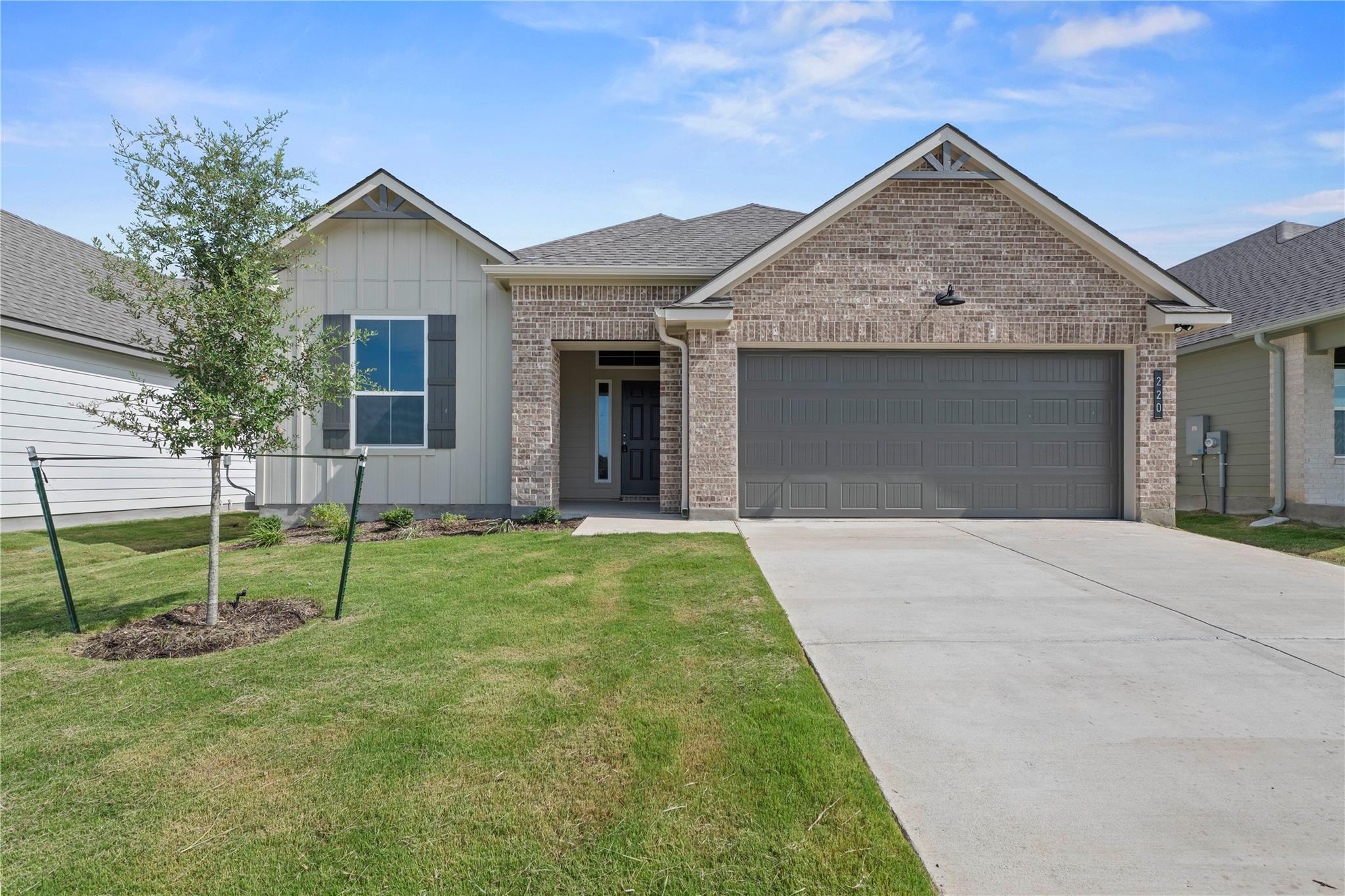 220 Gus Loop Property Photo 1
