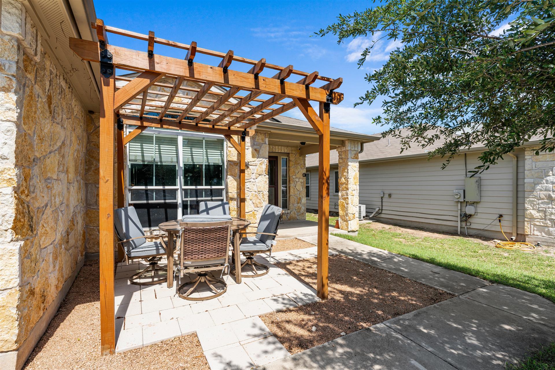 604 Comal Run Property Photo 1