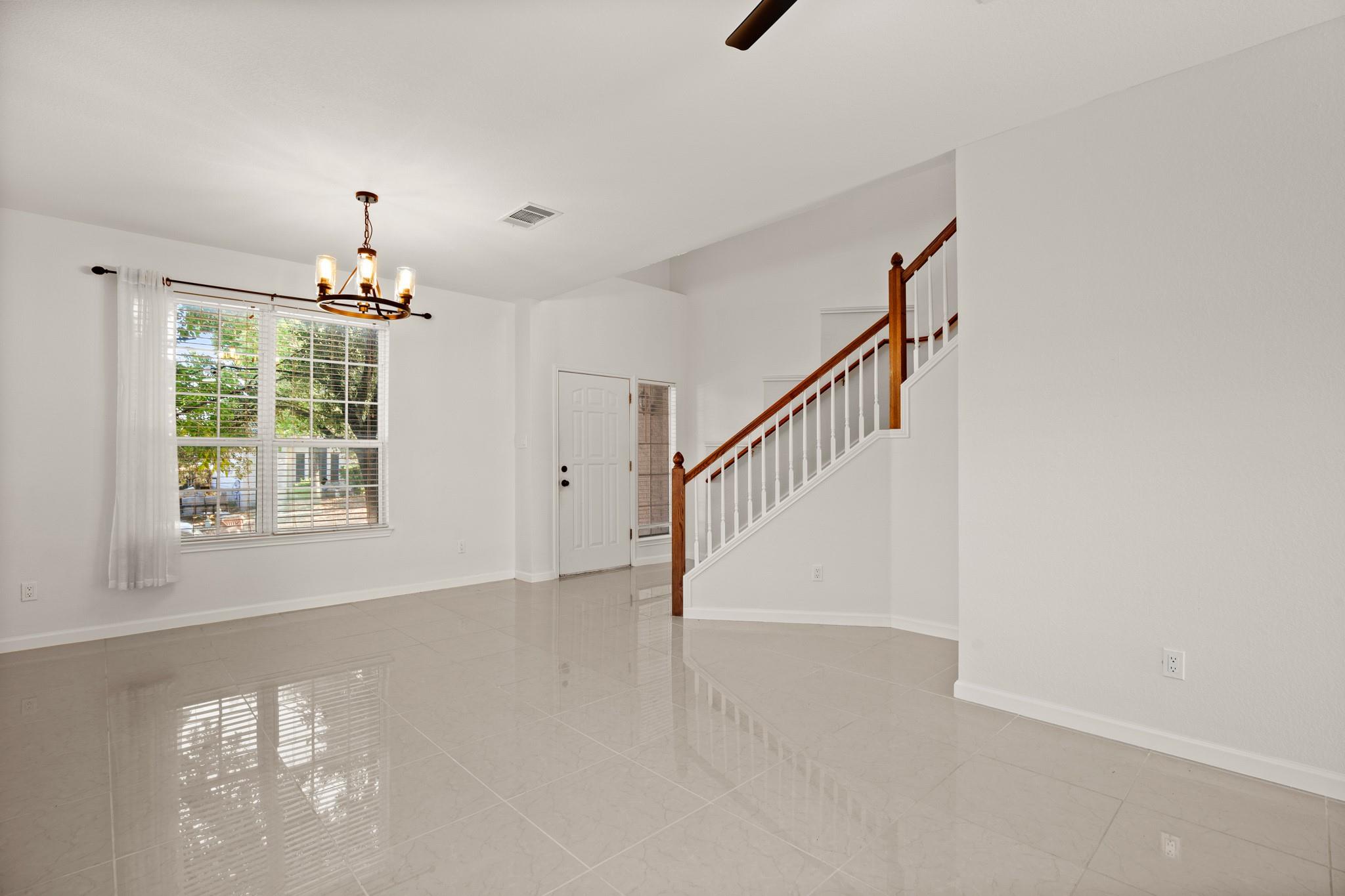 2011 Monica Ln Property Photo 10