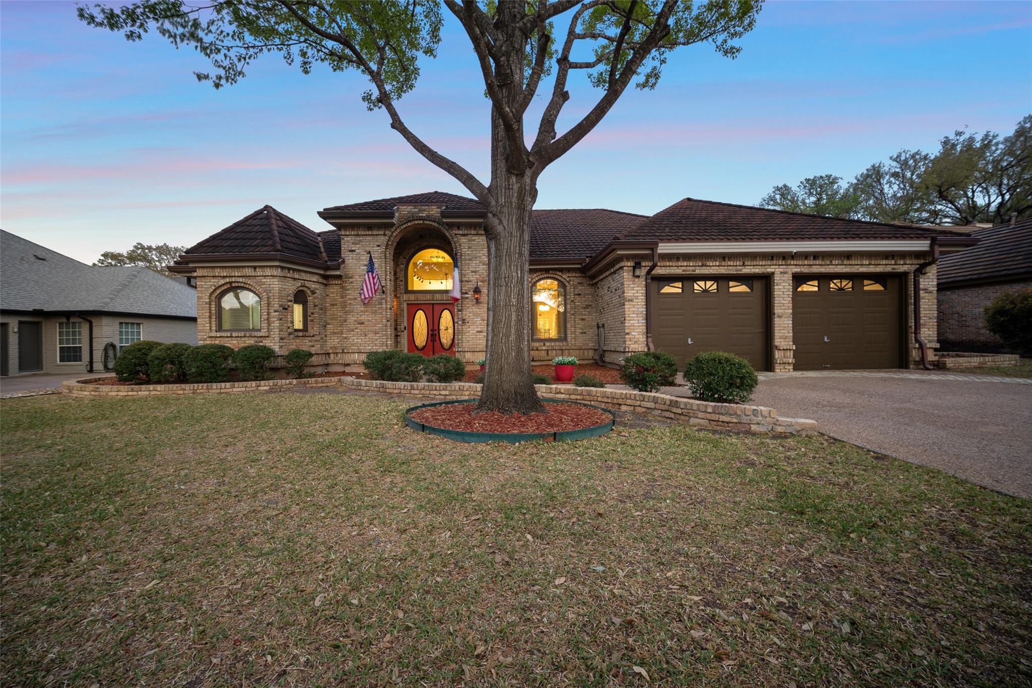 10101 Jupiter Hills Dr Property Photo 1
