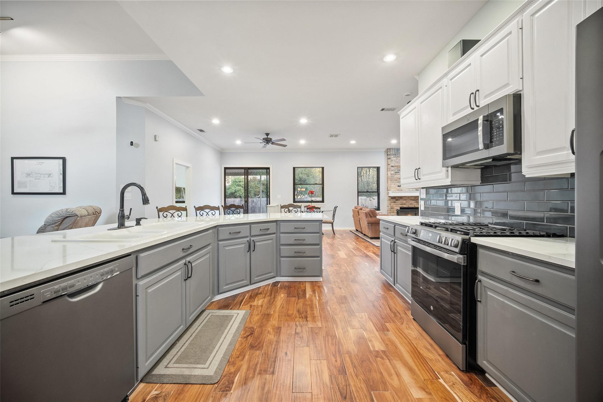 10101 Jupiter Hills Dr Property Photo 7